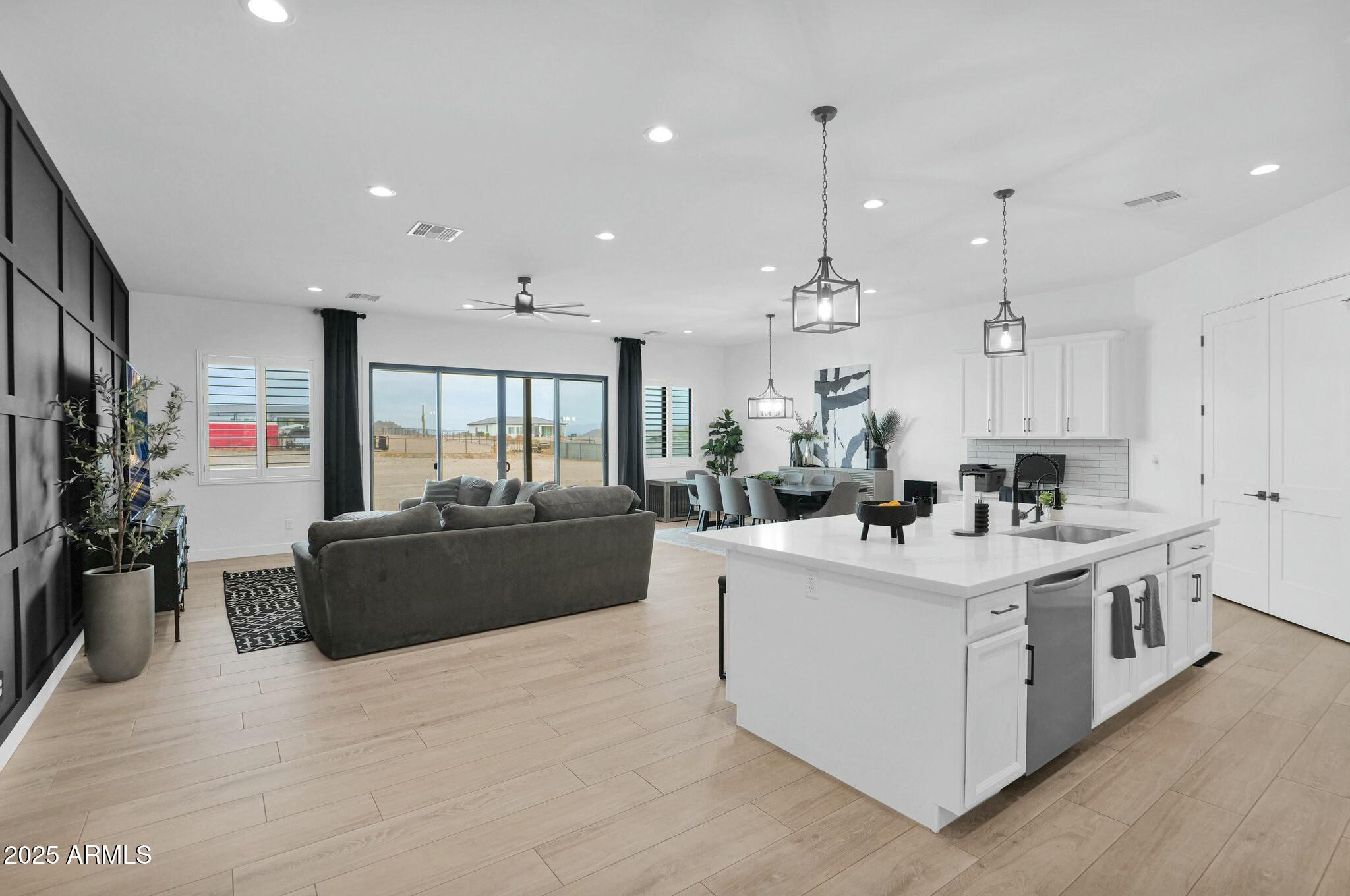 3588 W New Life Lane