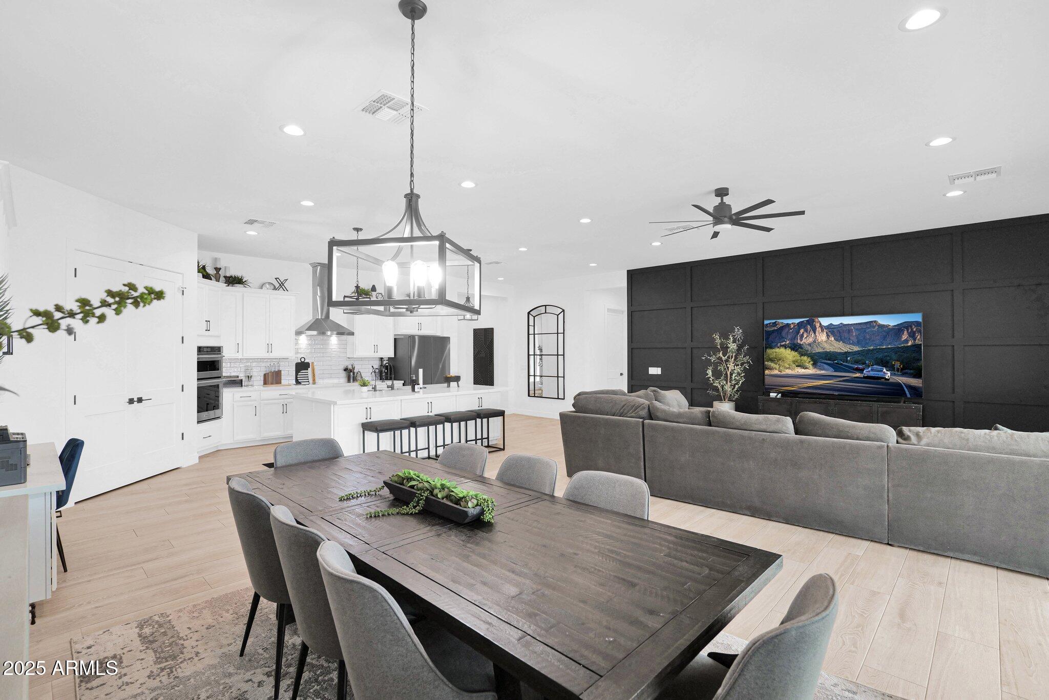 3588 W New Life Lane