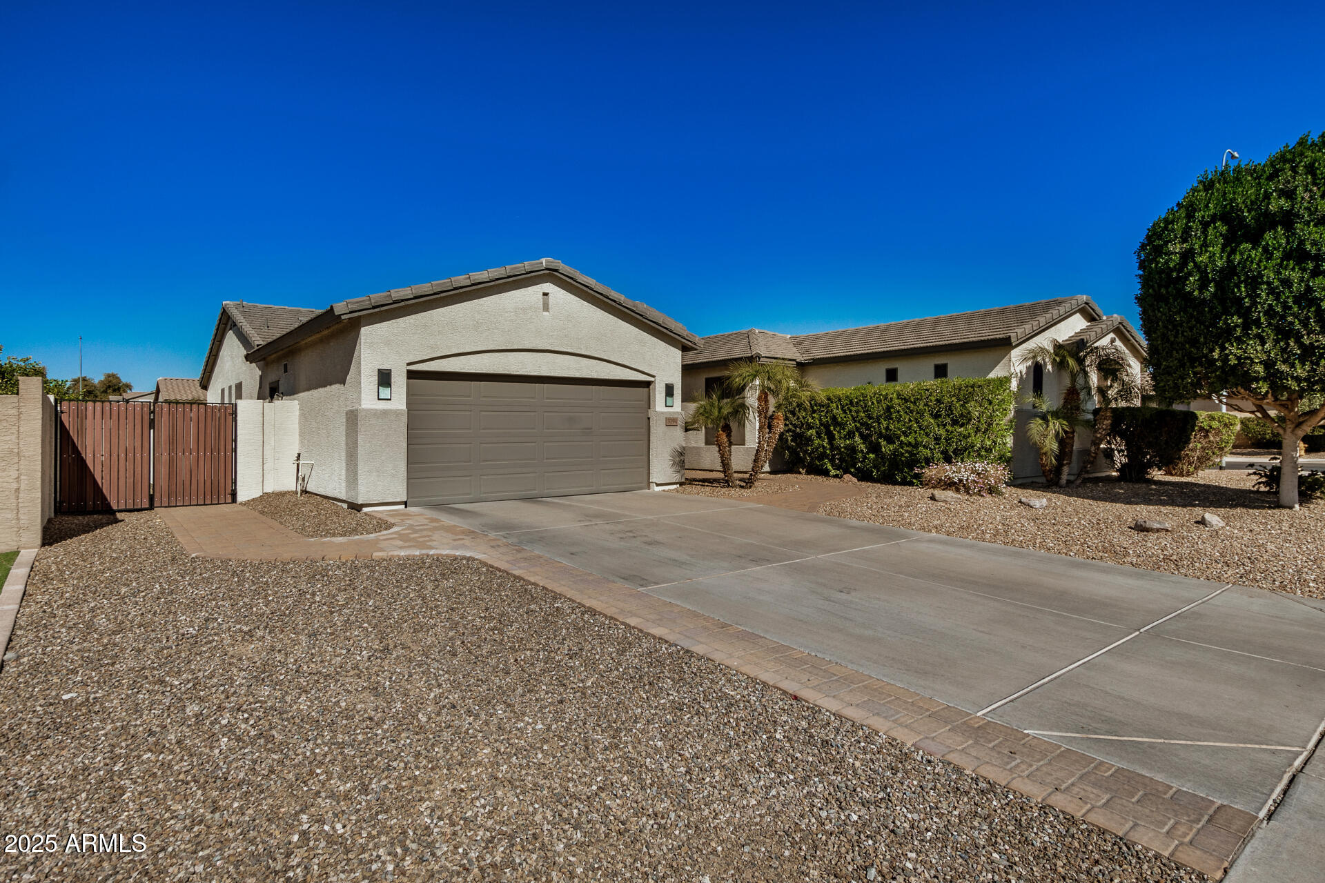 3194 E MEAD Drive