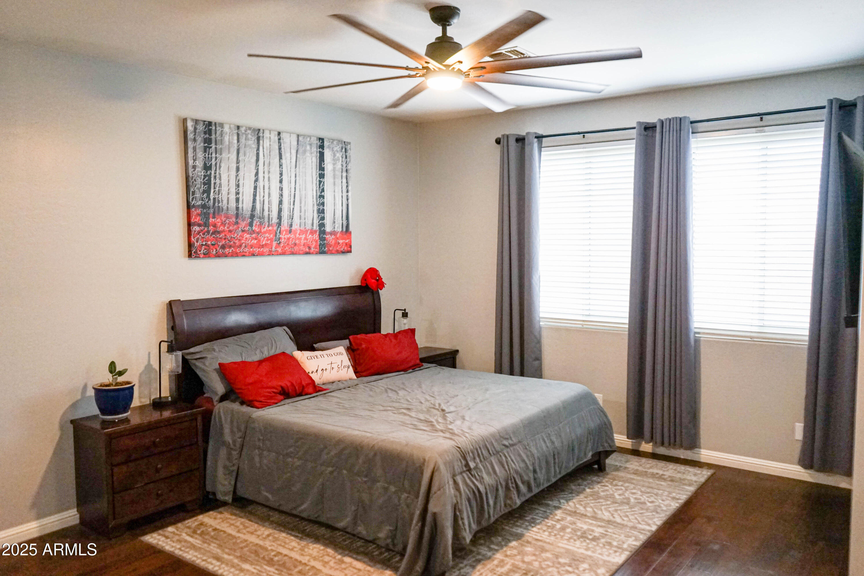 2541 E STOTTLER Drive