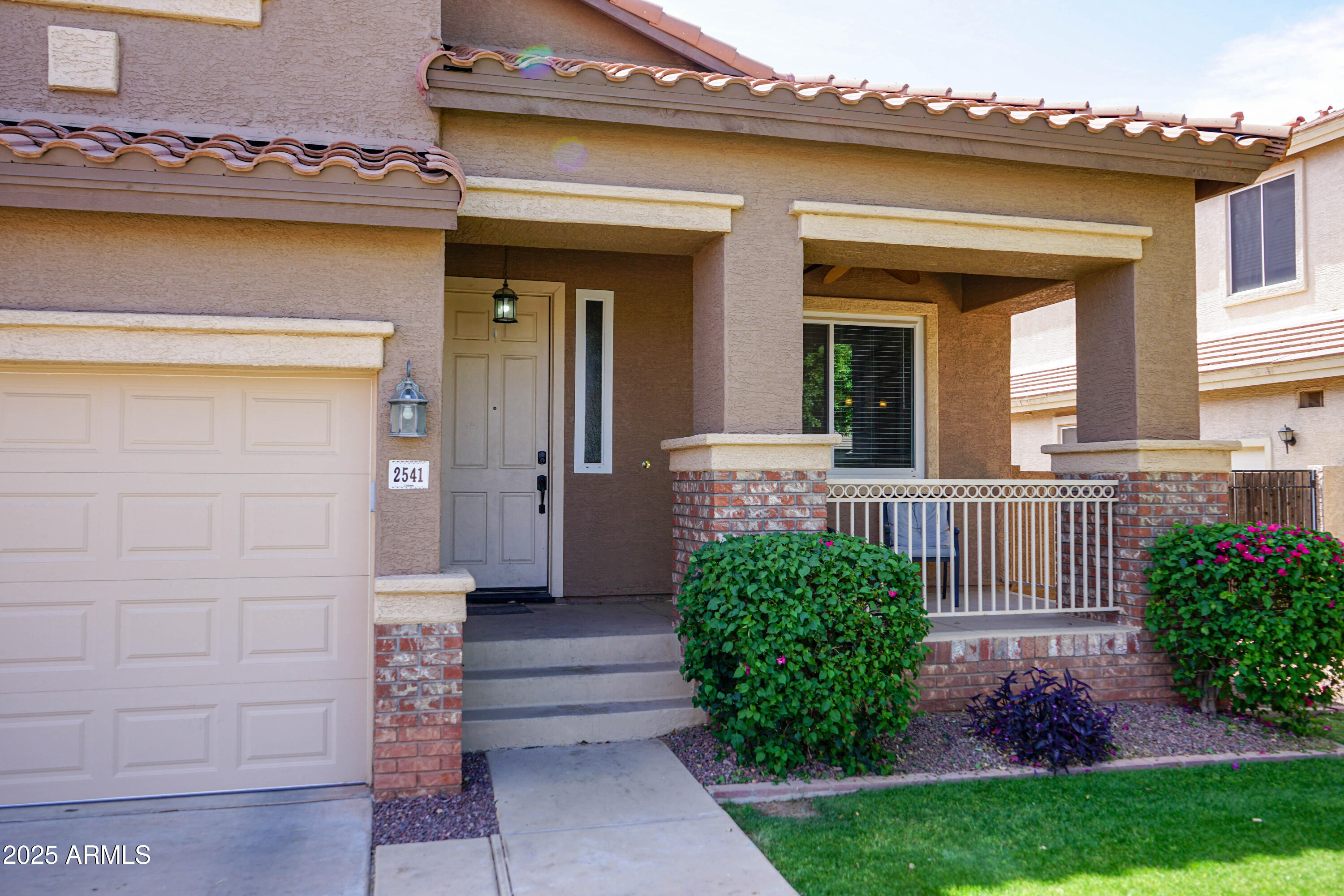 2541 E STOTTLER Drive