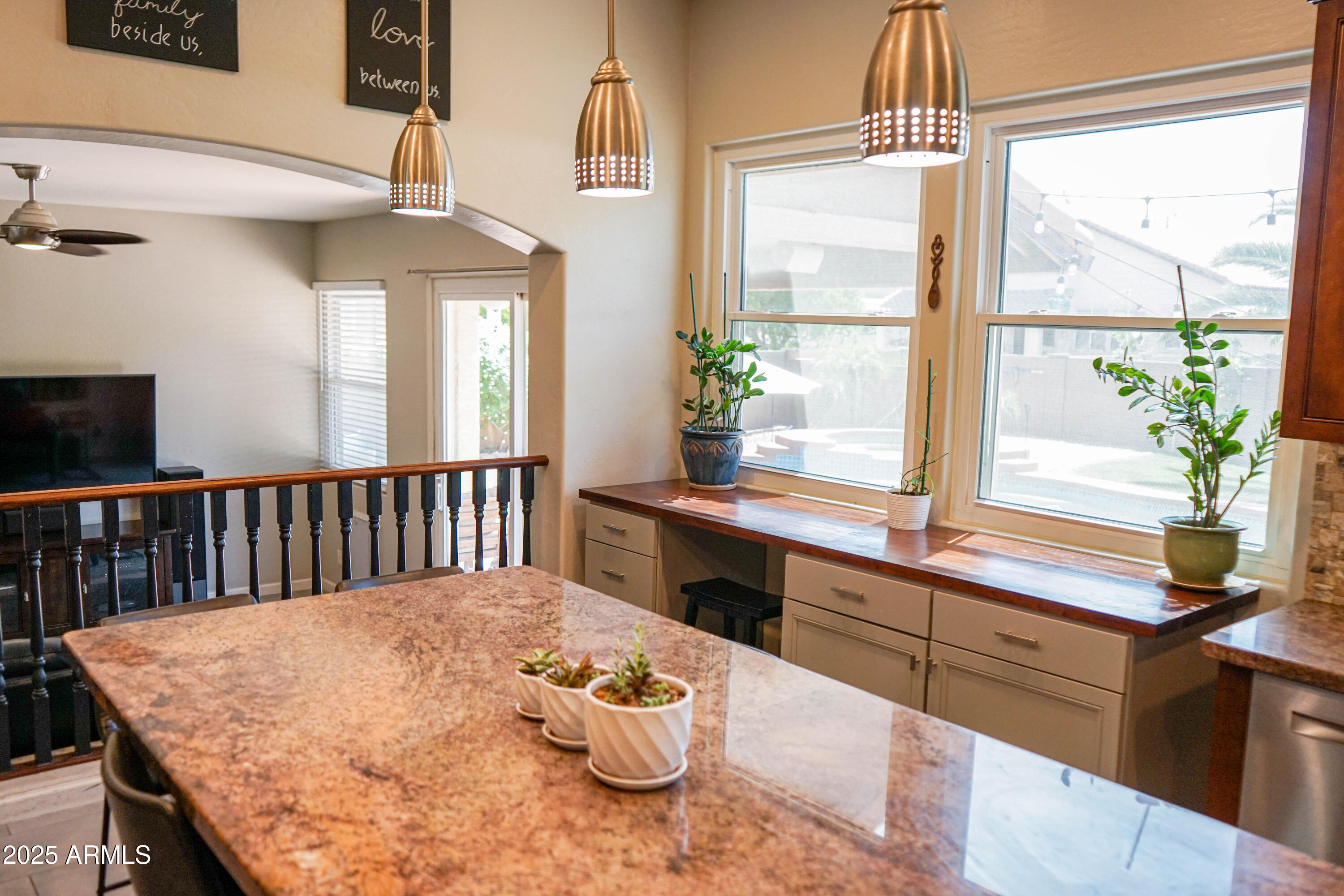 2541 E STOTTLER Drive