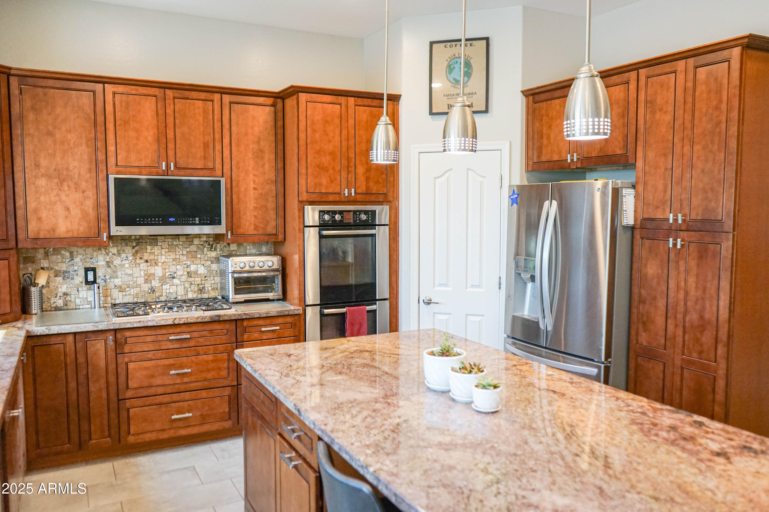 2541 E STOTTLER Drive