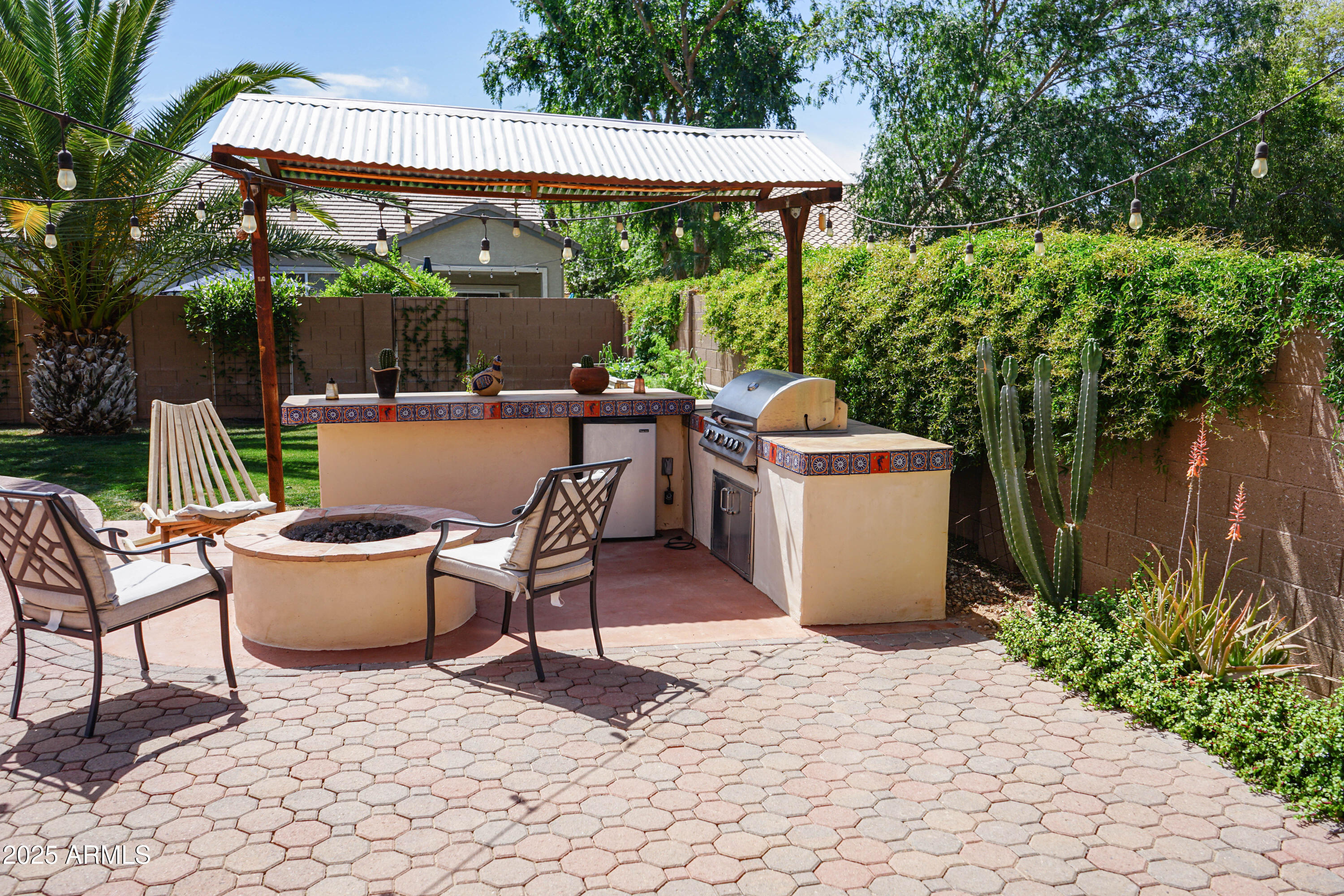 2541 E STOTTLER Drive