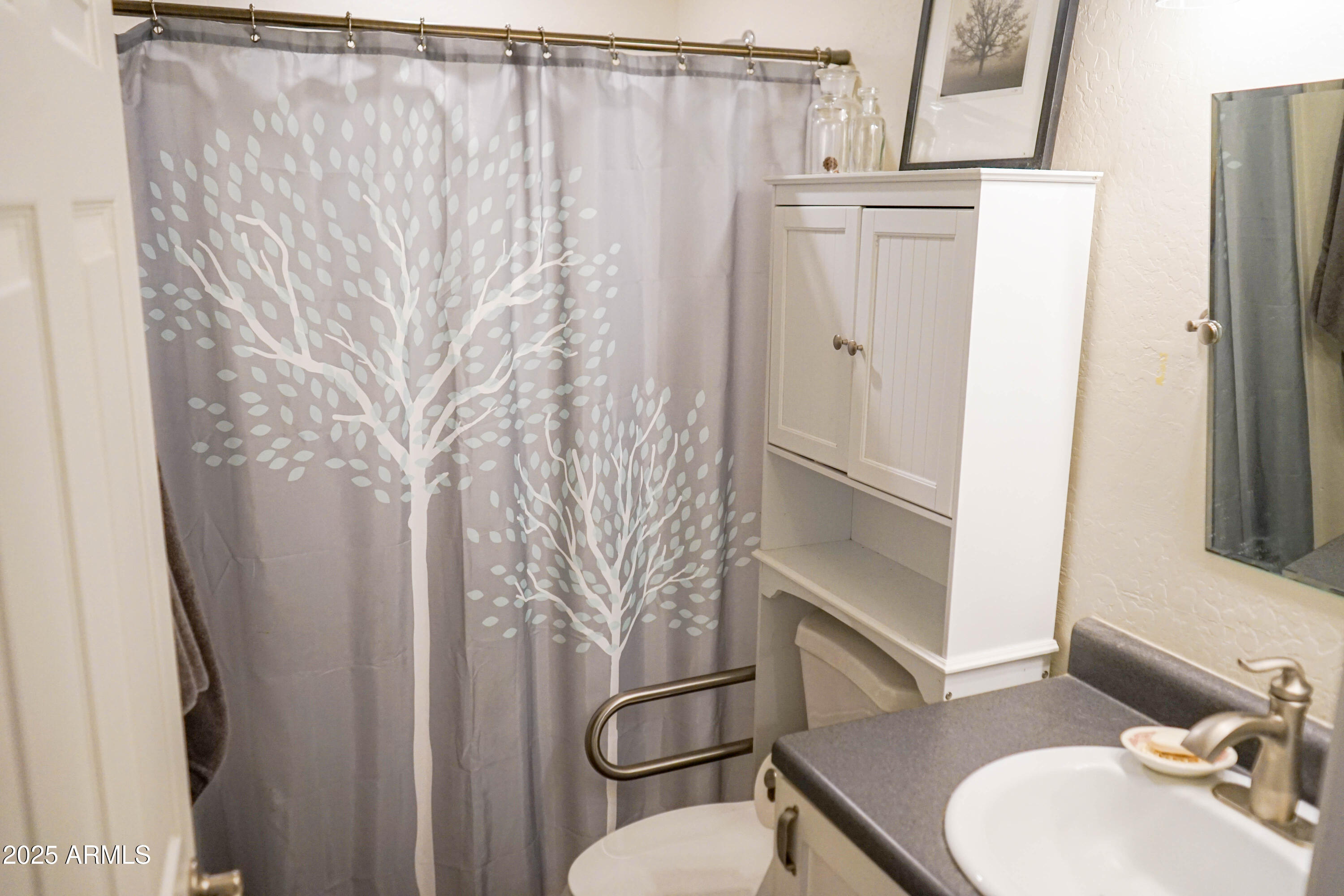 2541 E STOTTLER Drive