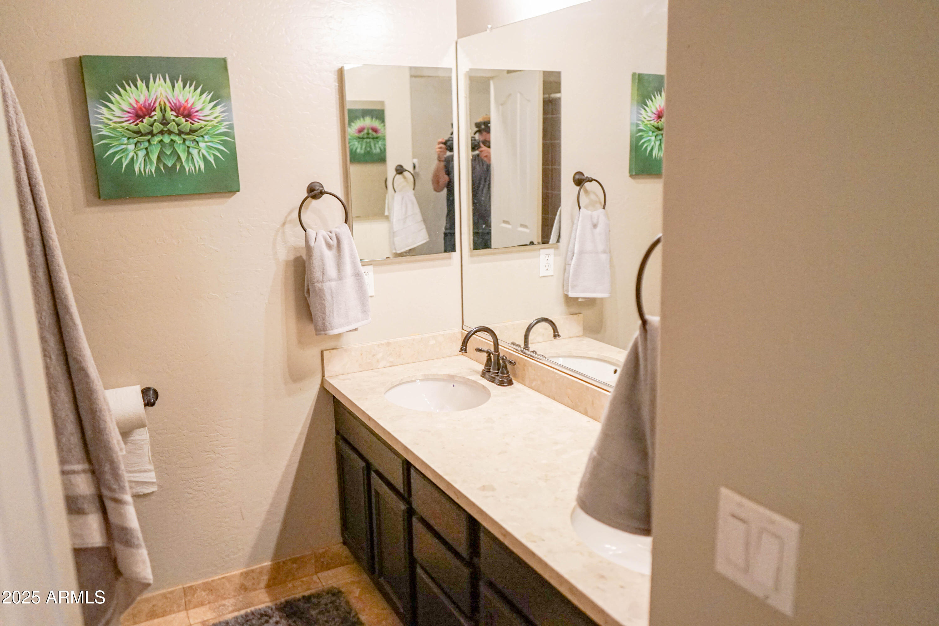 2541 E STOTTLER Drive