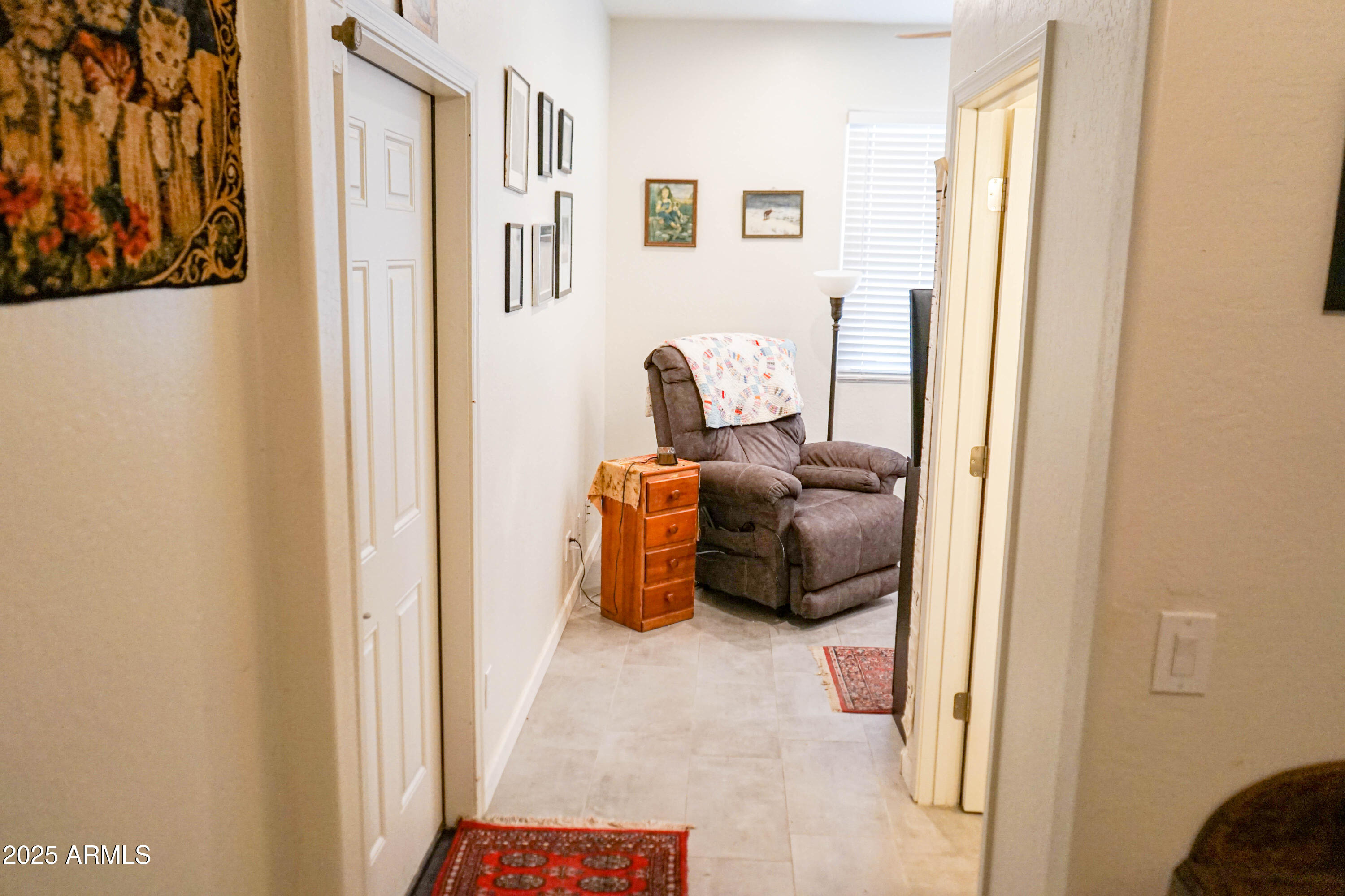 2541 E STOTTLER Drive