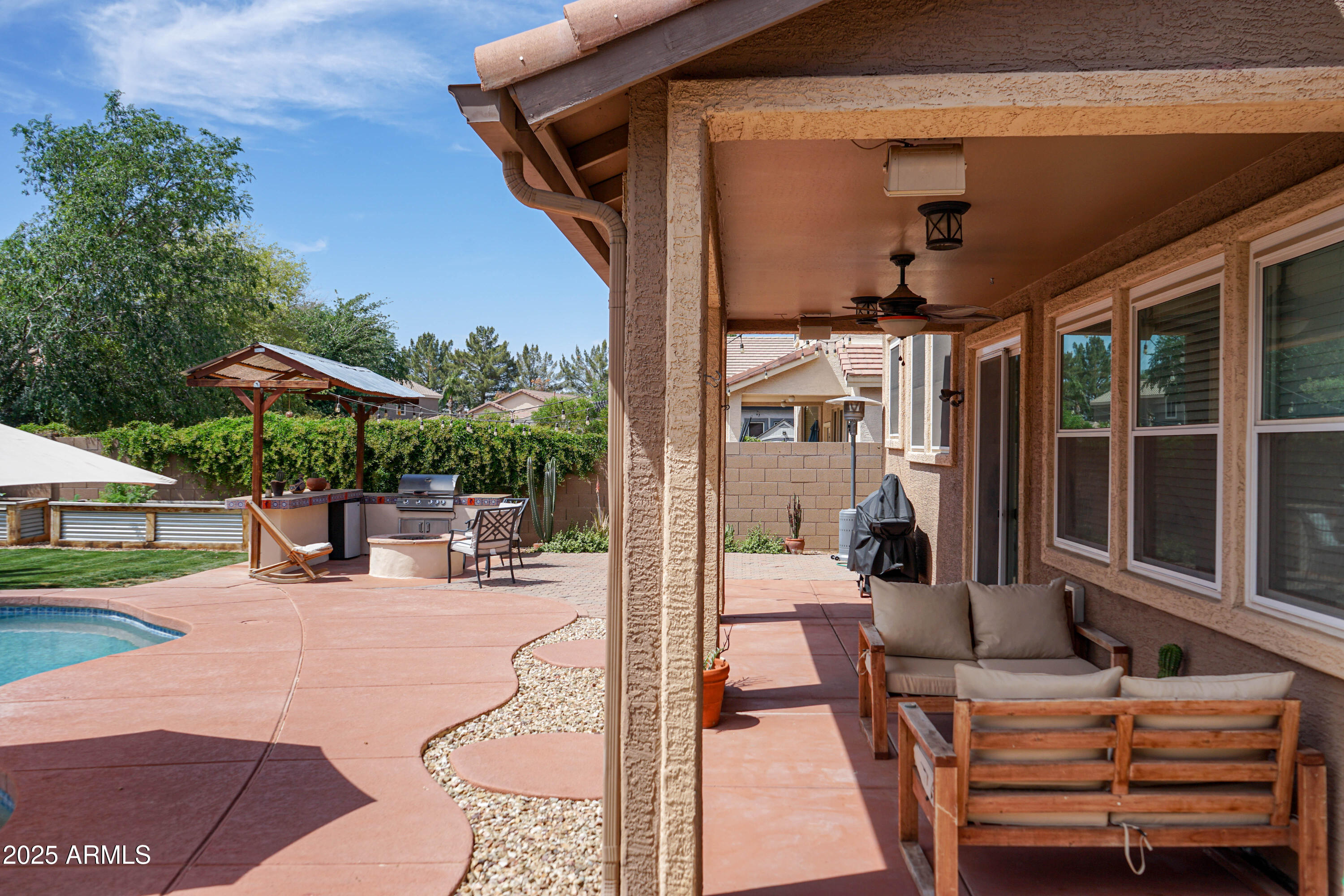 2541 E STOTTLER Drive