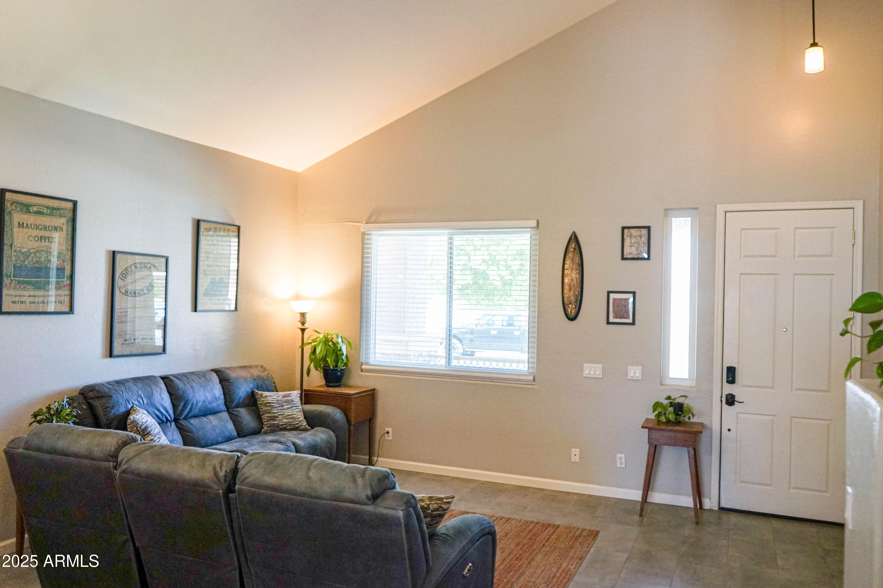 2541 E STOTTLER Drive