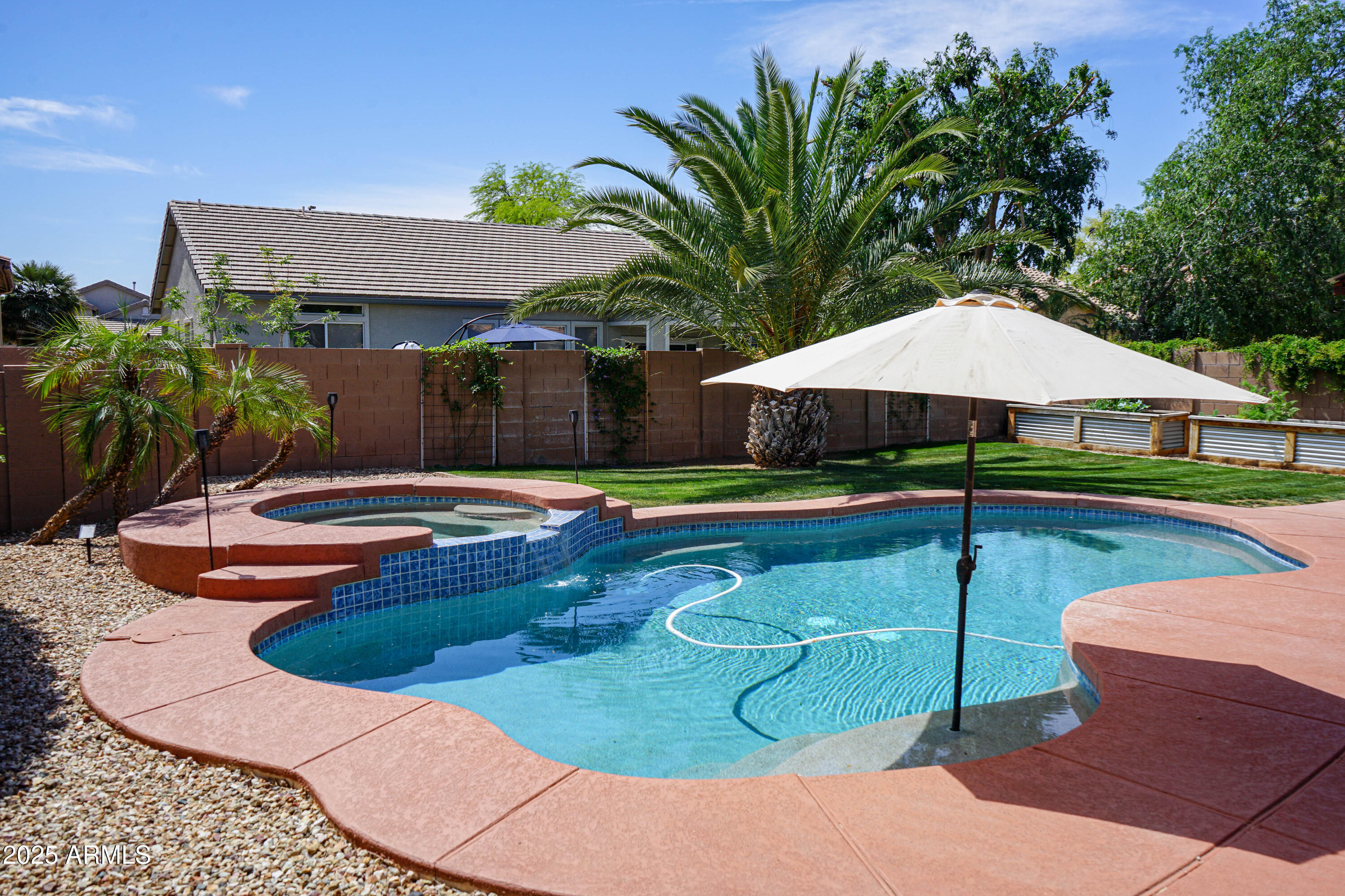 2541 E STOTTLER Drive