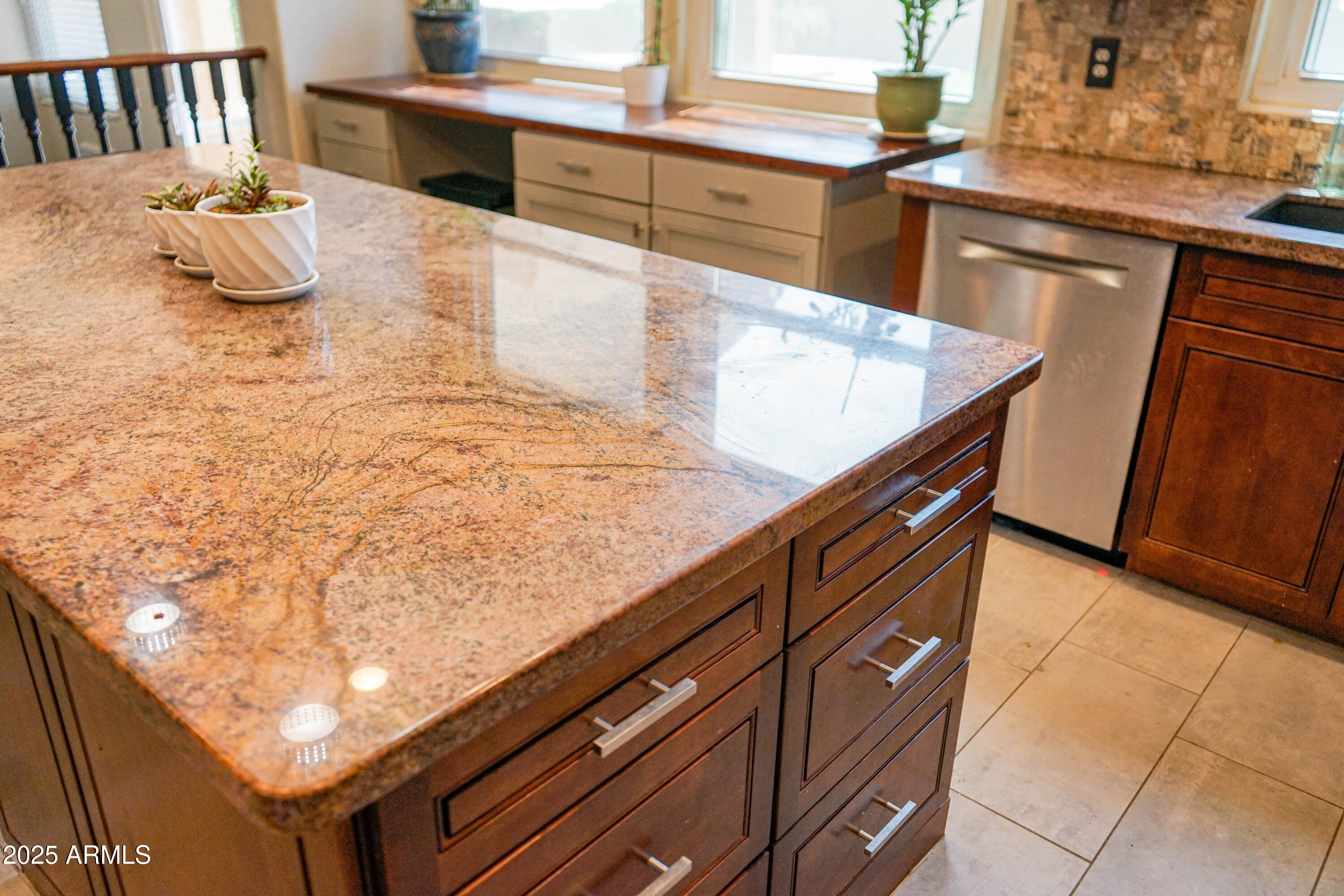 2541 E STOTTLER Drive