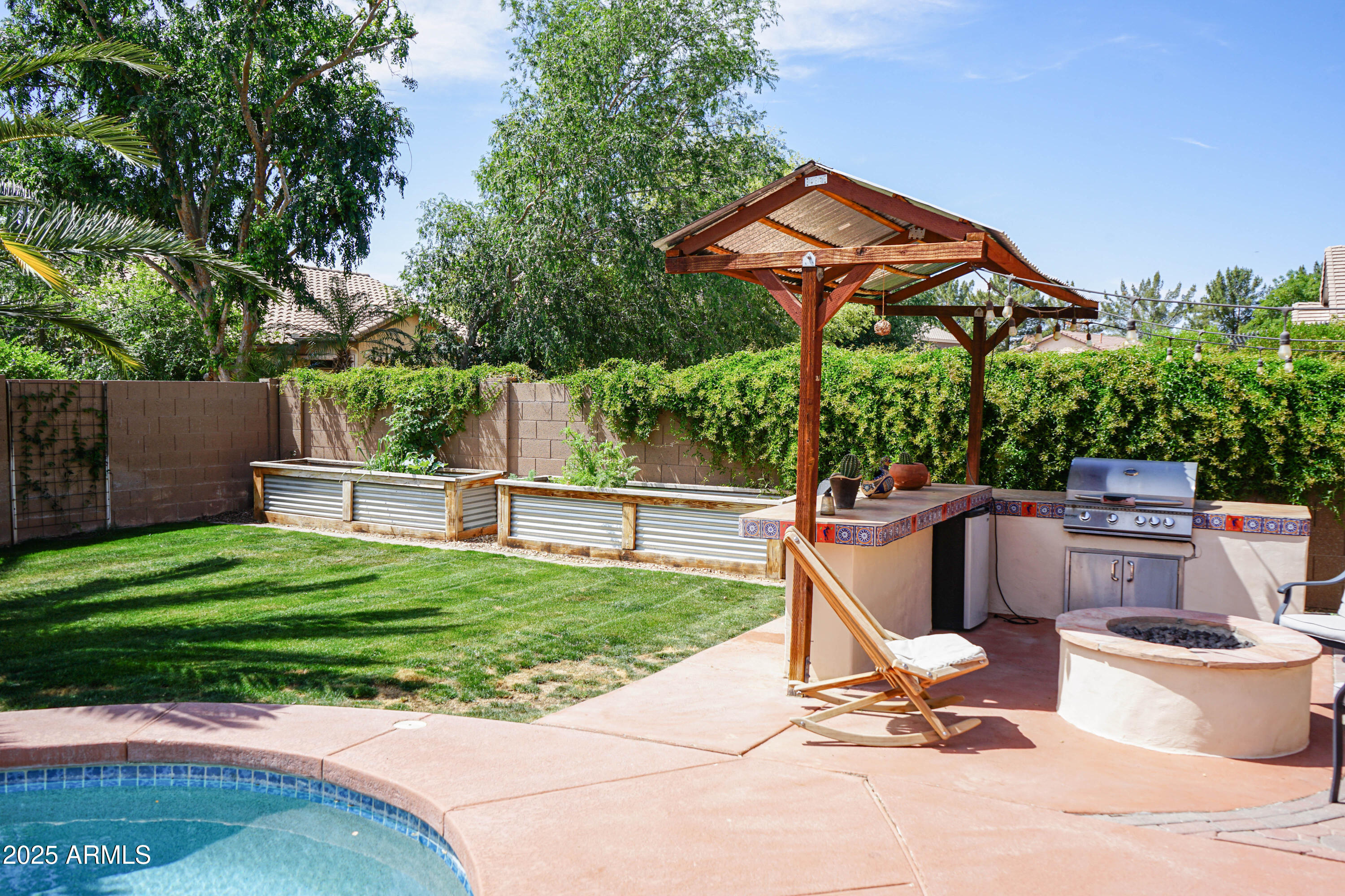 2541 E STOTTLER Drive