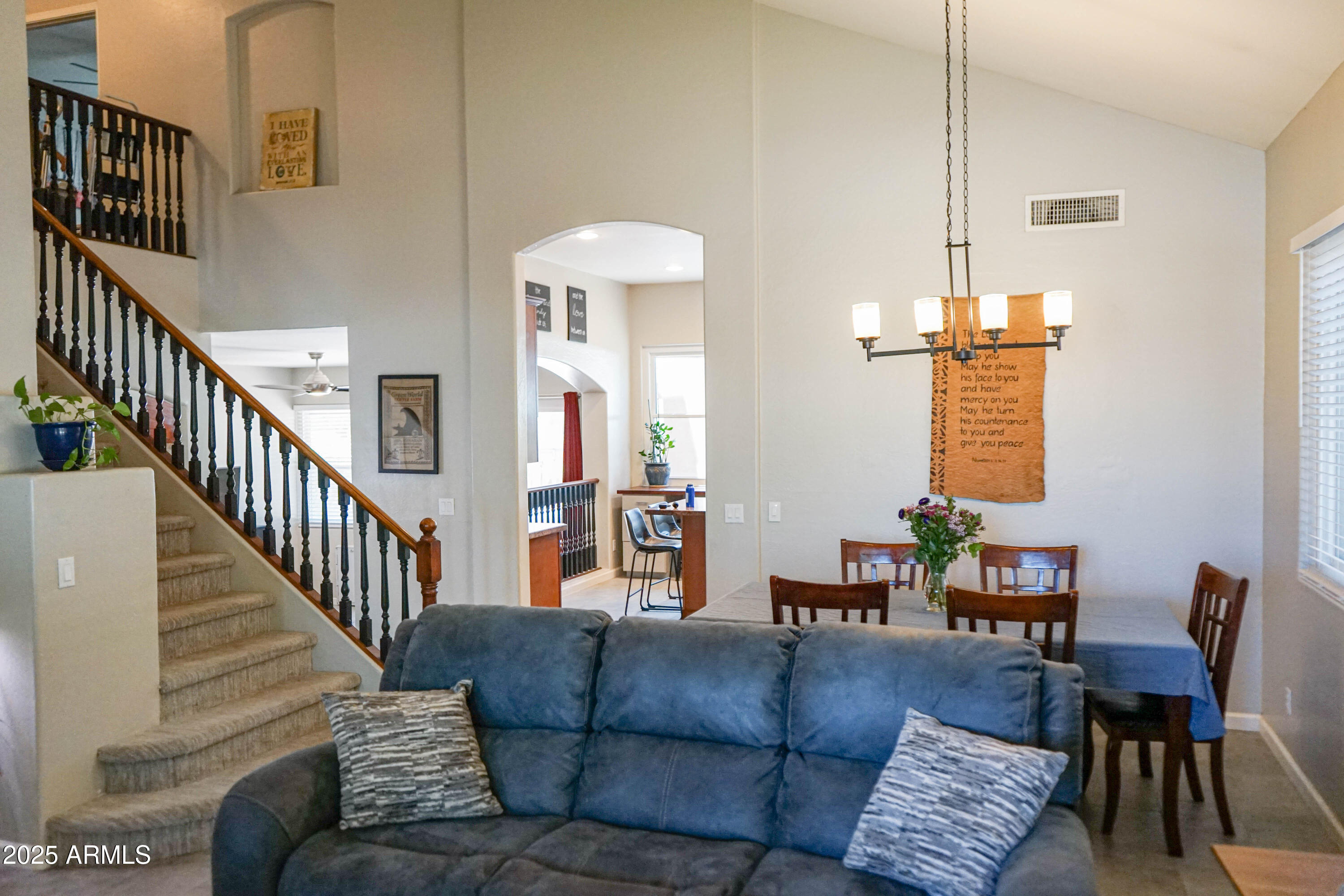 2541 E STOTTLER Drive