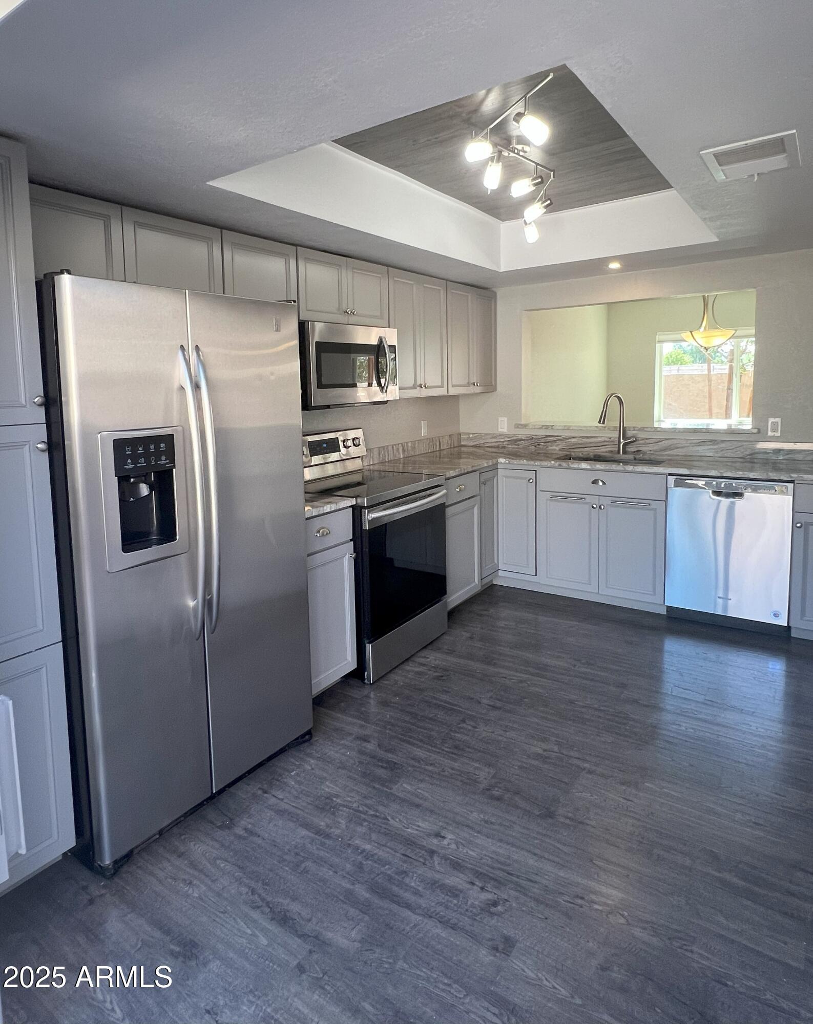 4011 E CHARTER OAK Road