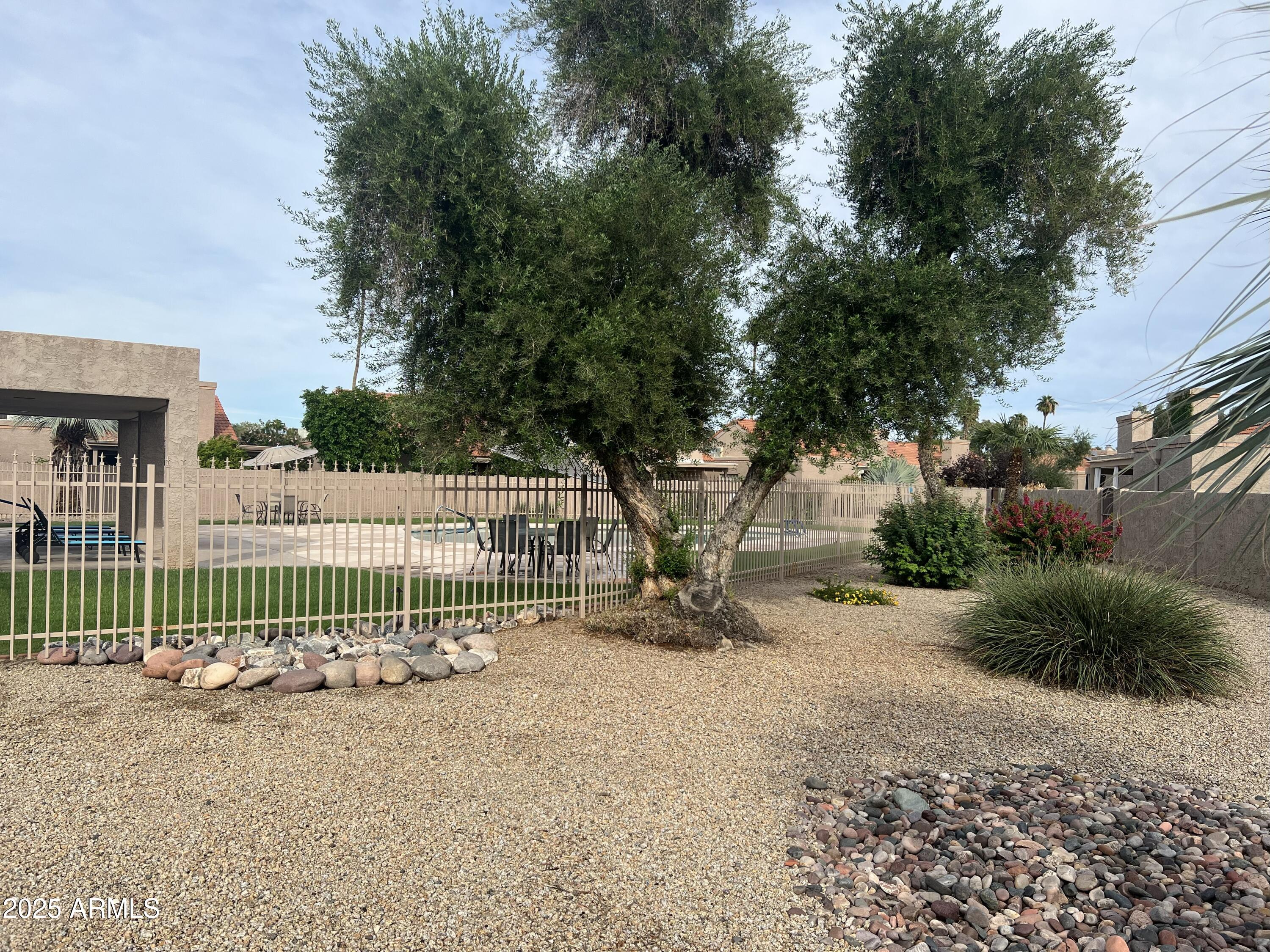 4011 E CHARTER OAK Road