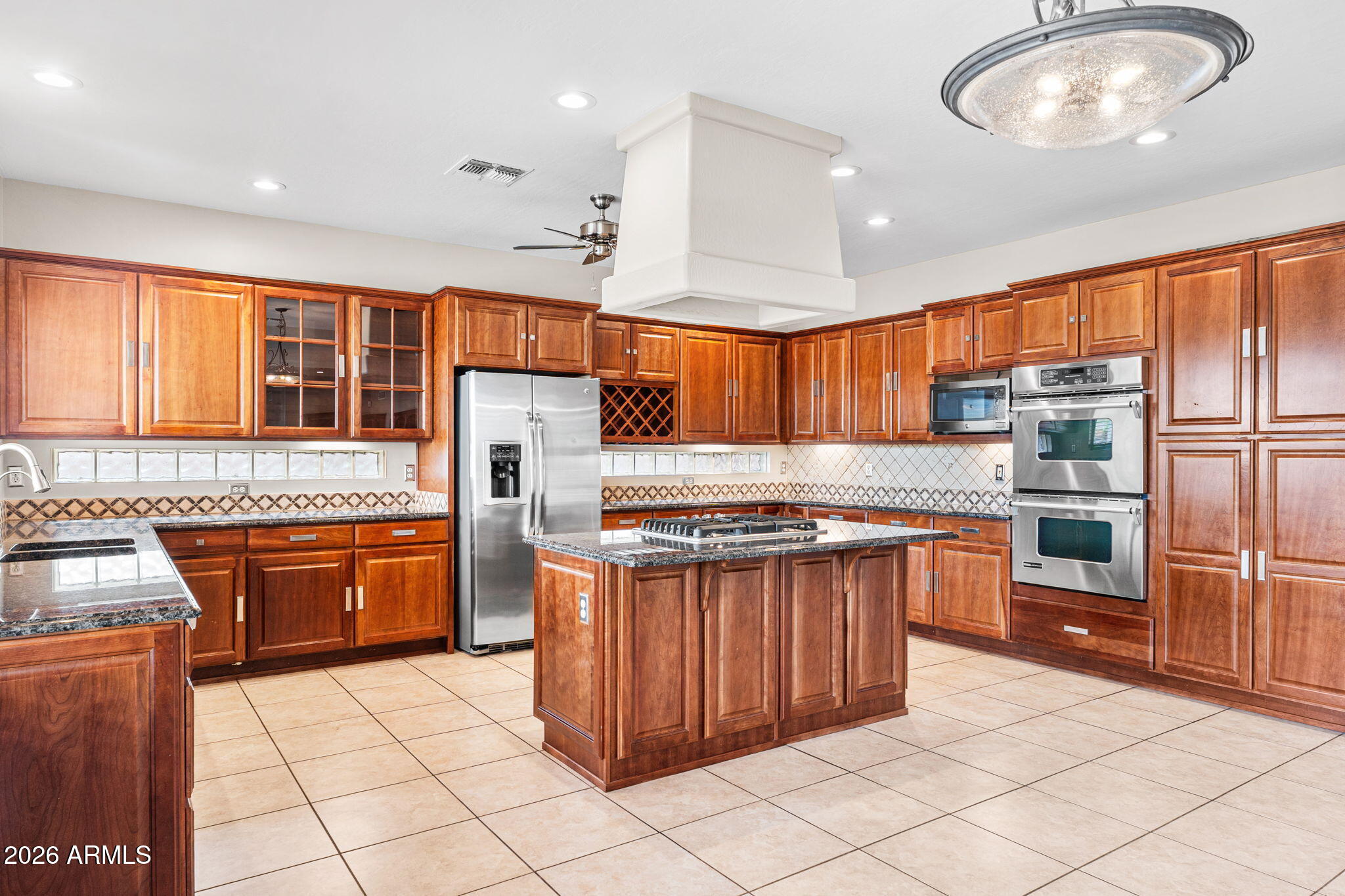935 E SAN CARLOS Way