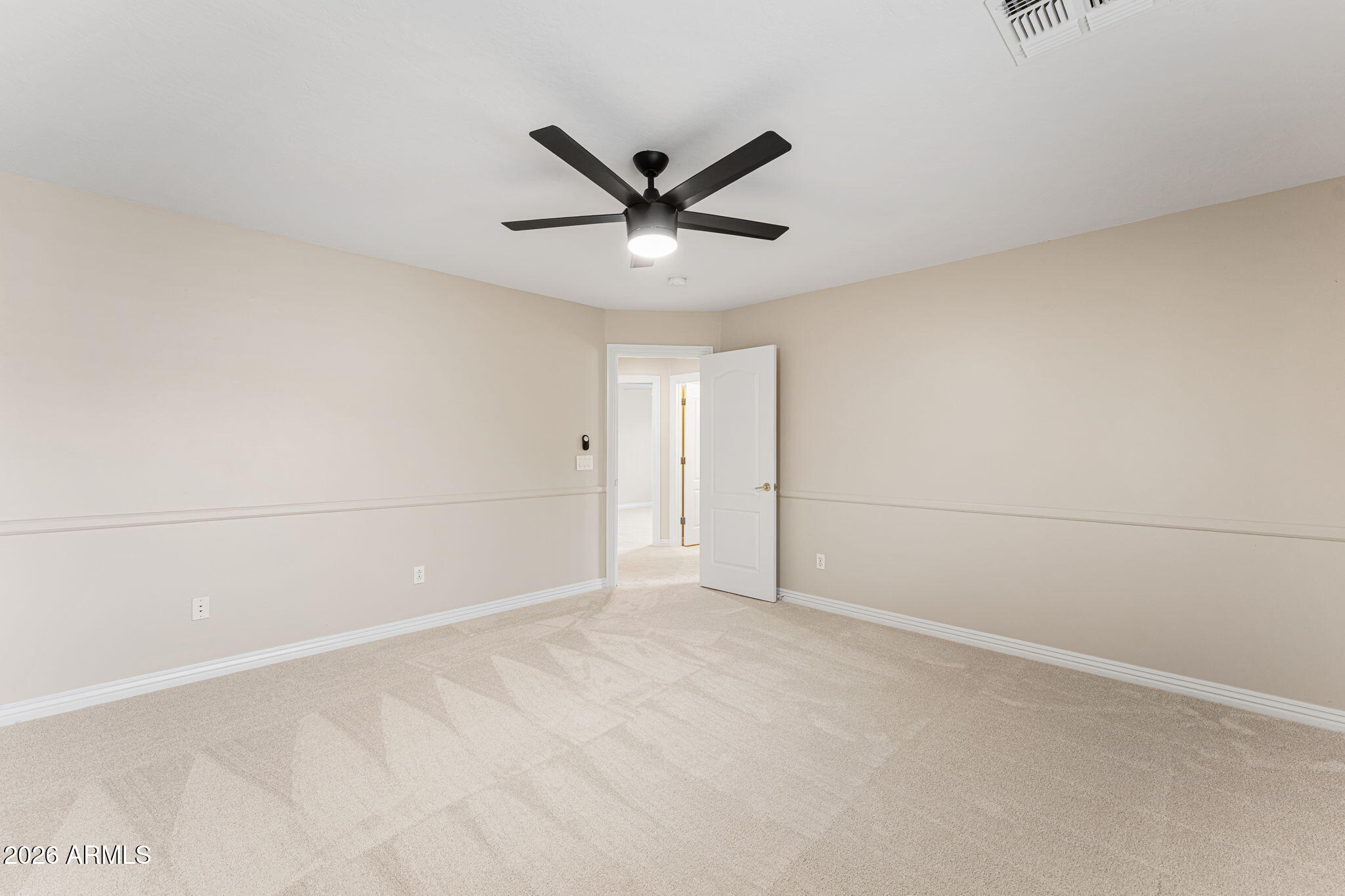 935 E SAN CARLOS Way
