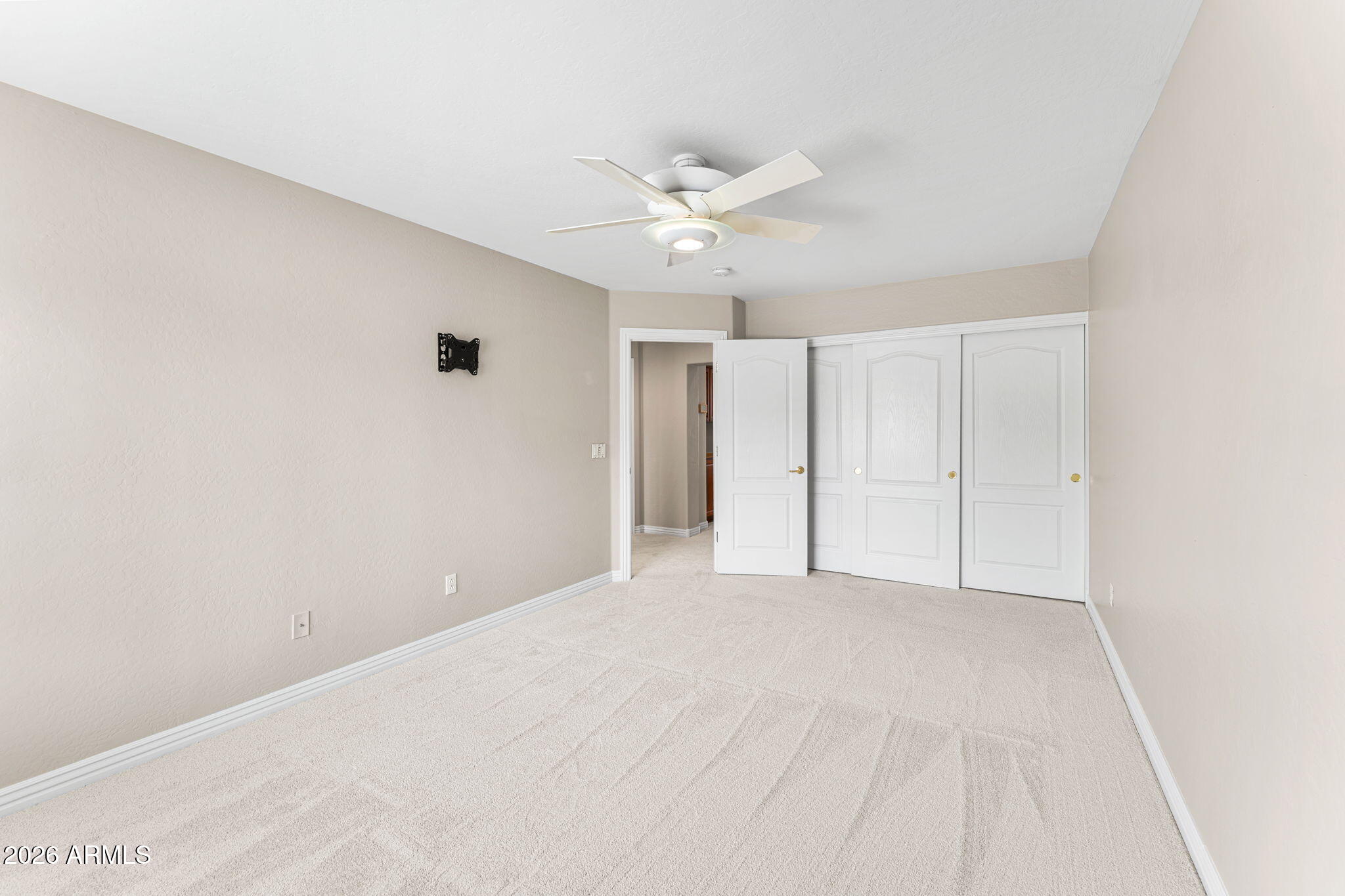 935 E SAN CARLOS Way