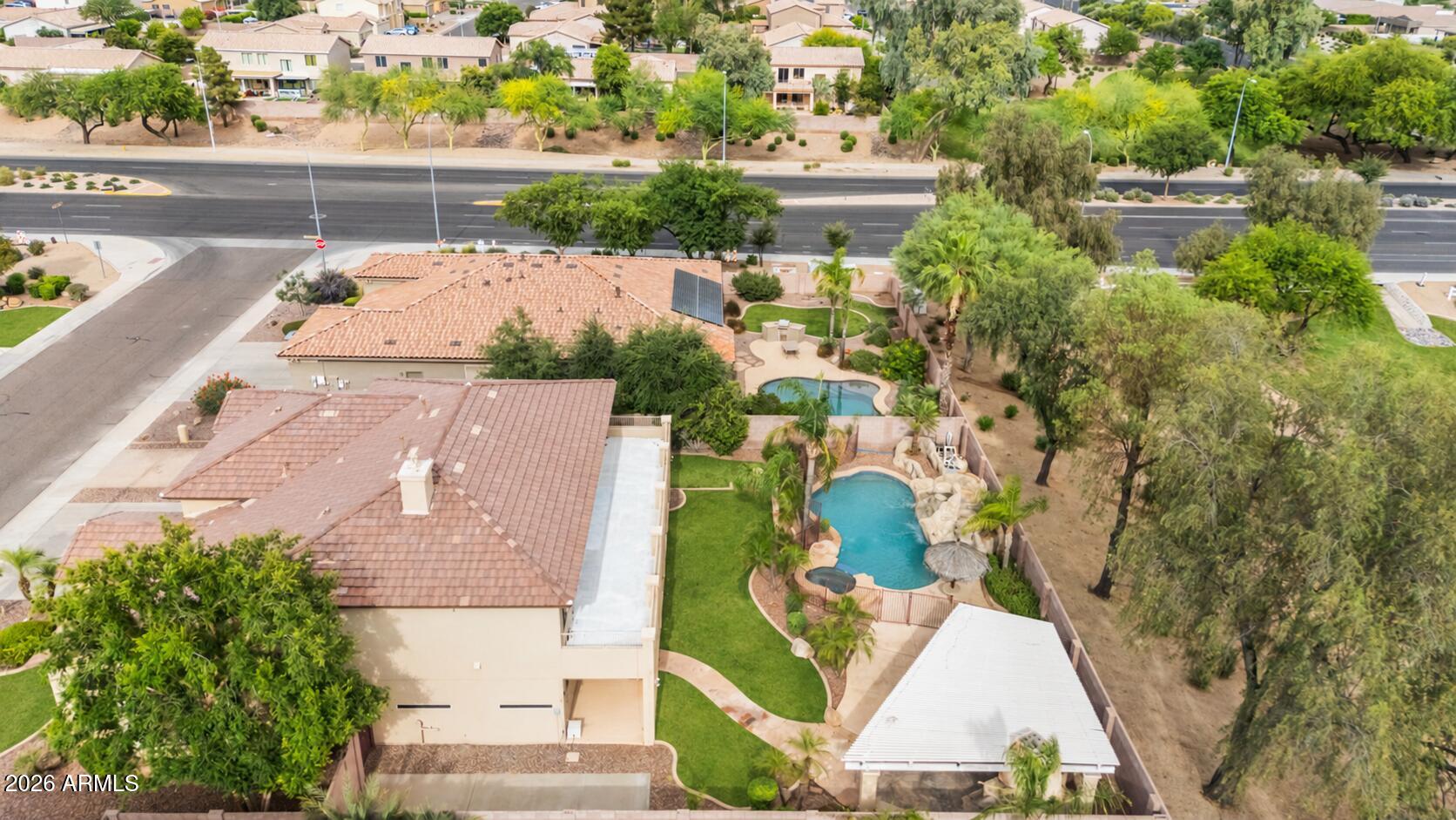 935 E SAN CARLOS Way