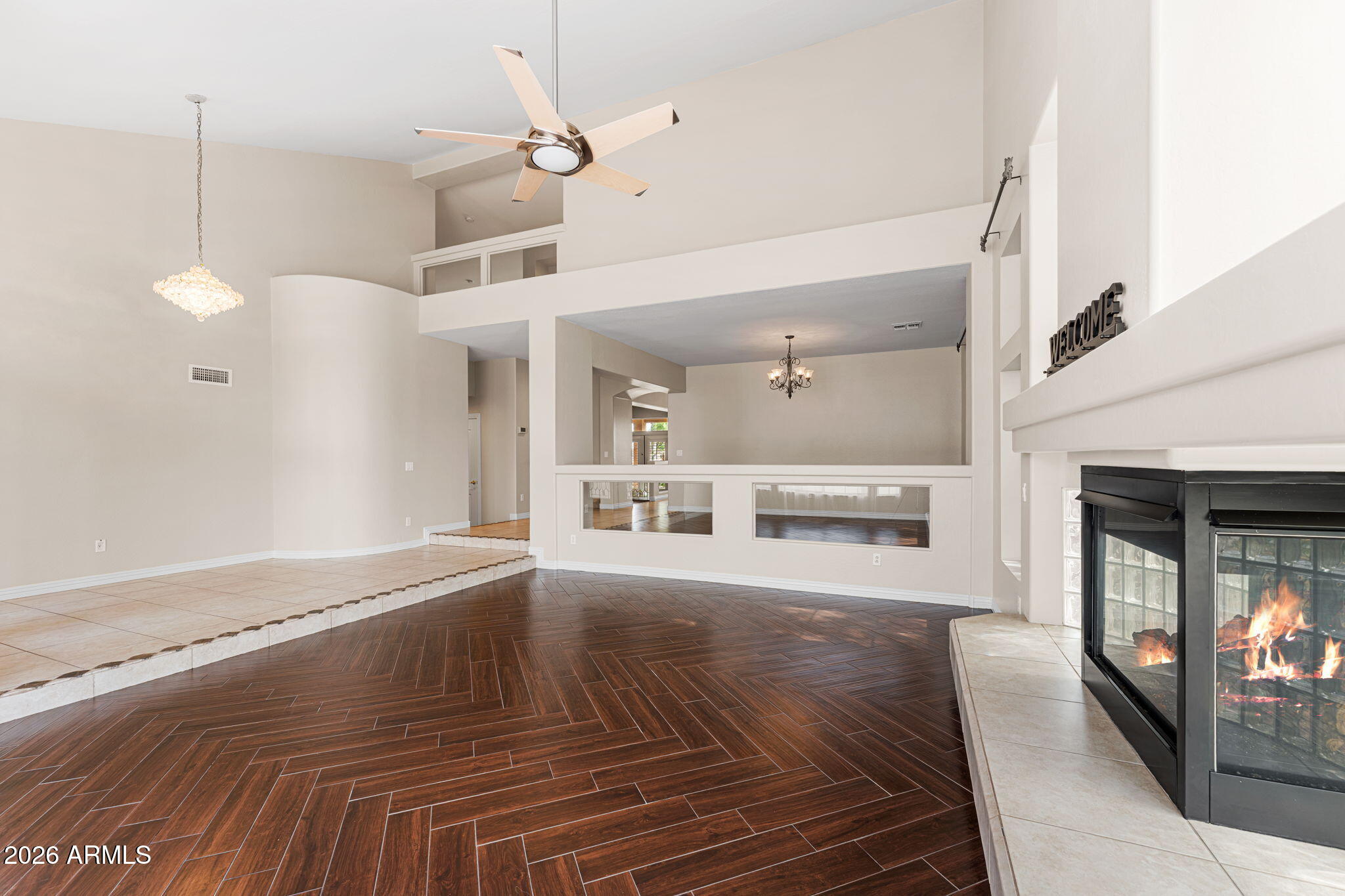 935 E SAN CARLOS Way