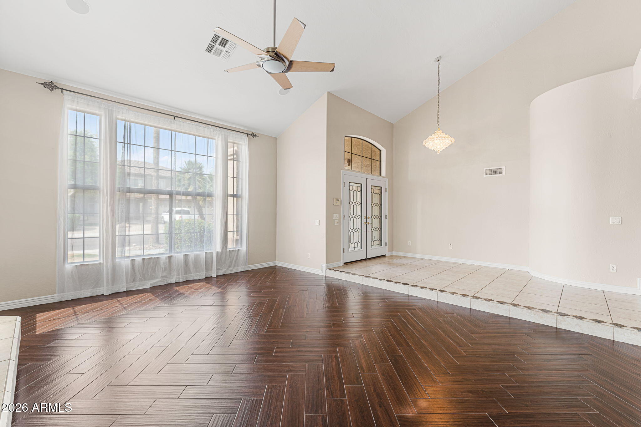 935 E SAN CARLOS Way