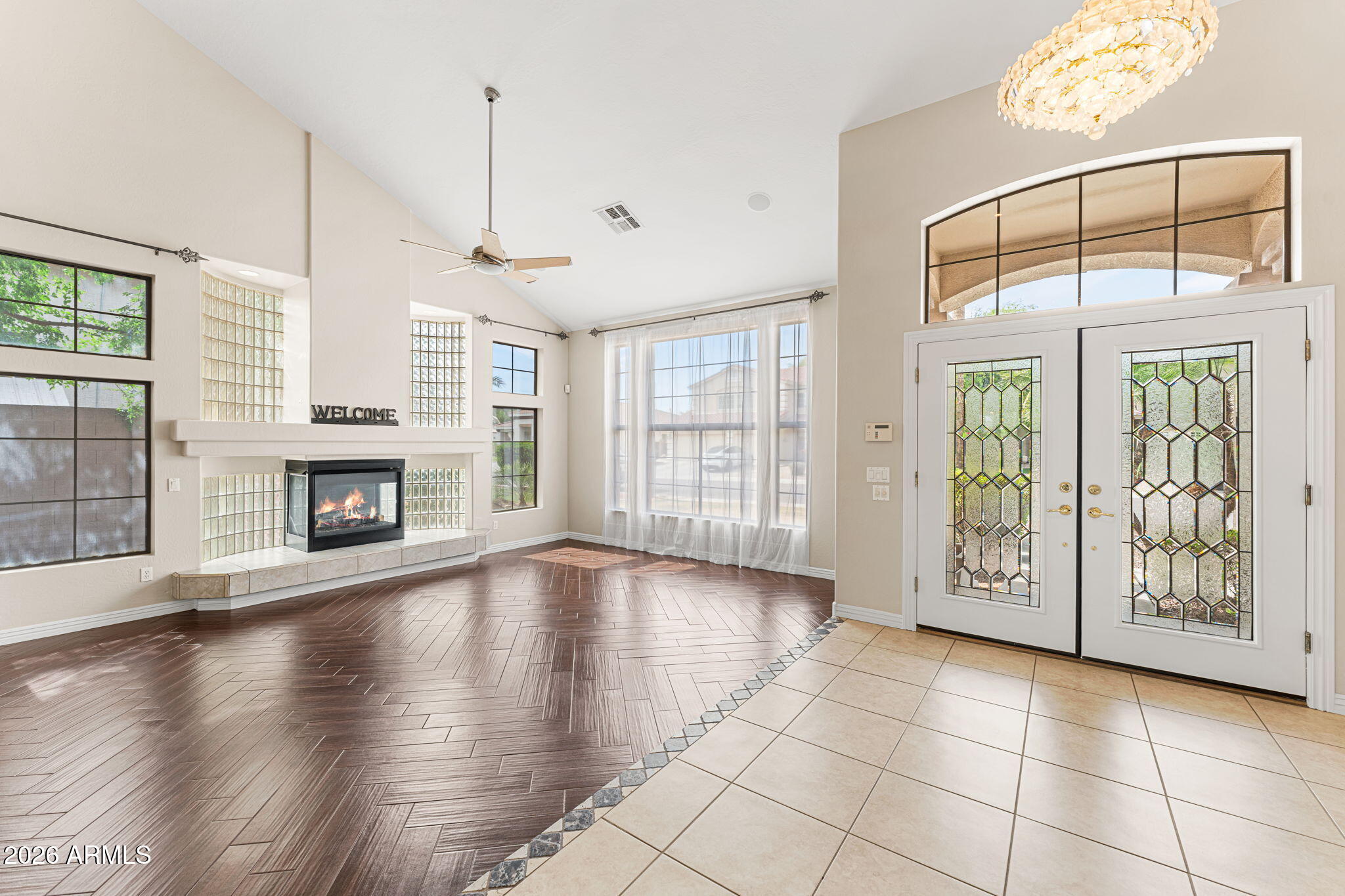 935 E SAN CARLOS Way