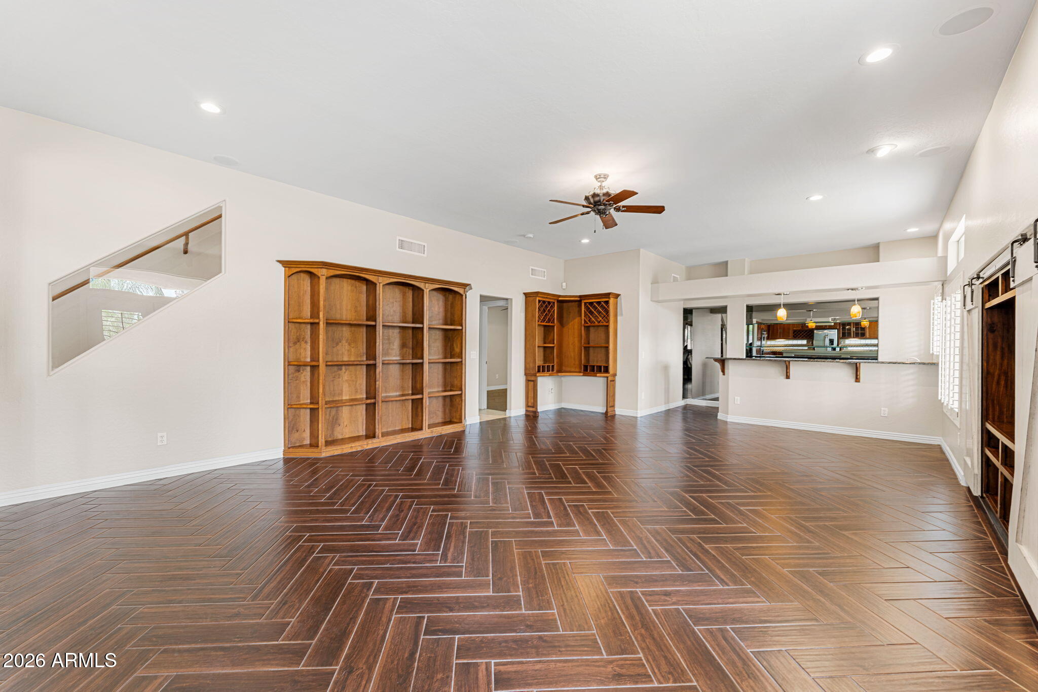935 E SAN CARLOS Way