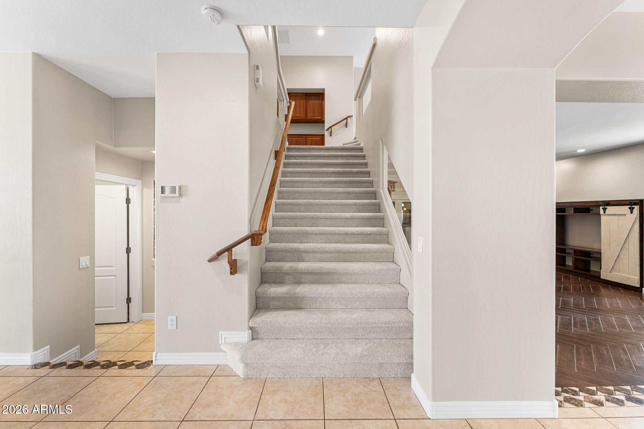 935 E SAN CARLOS Way