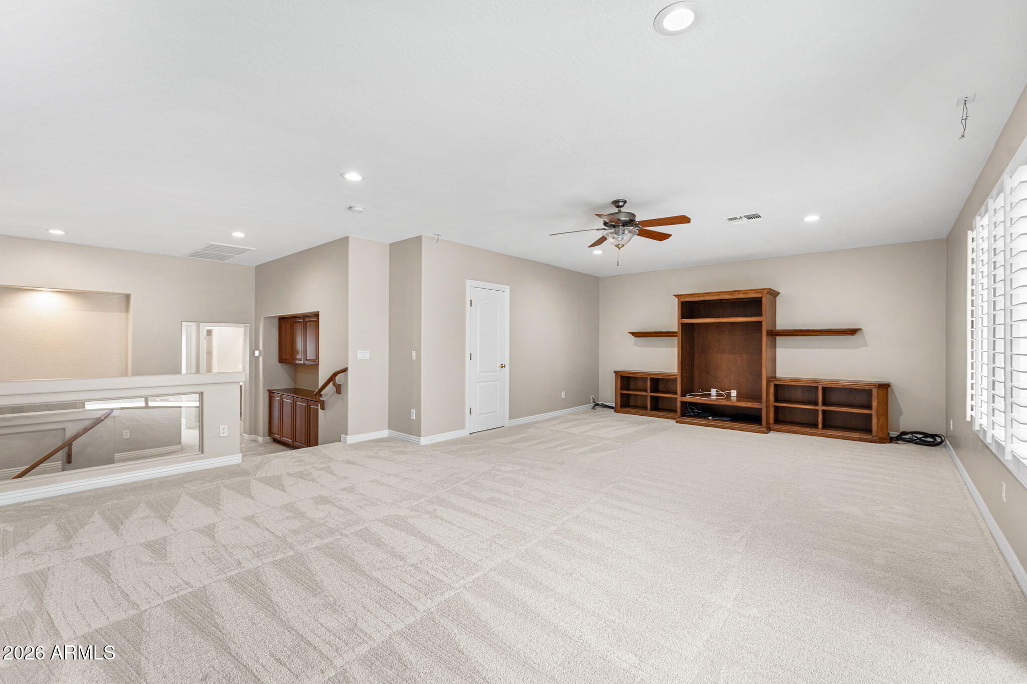 935 E SAN CARLOS Way