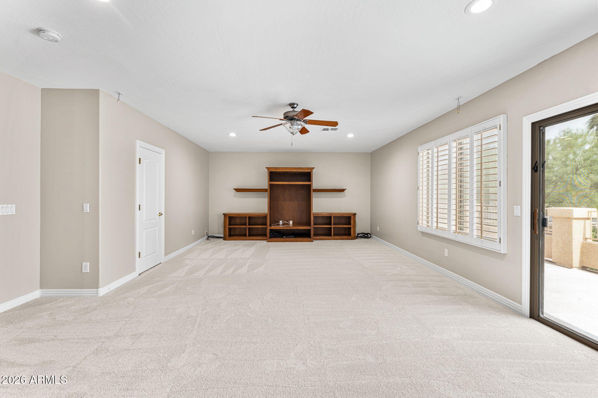 935 E SAN CARLOS Way