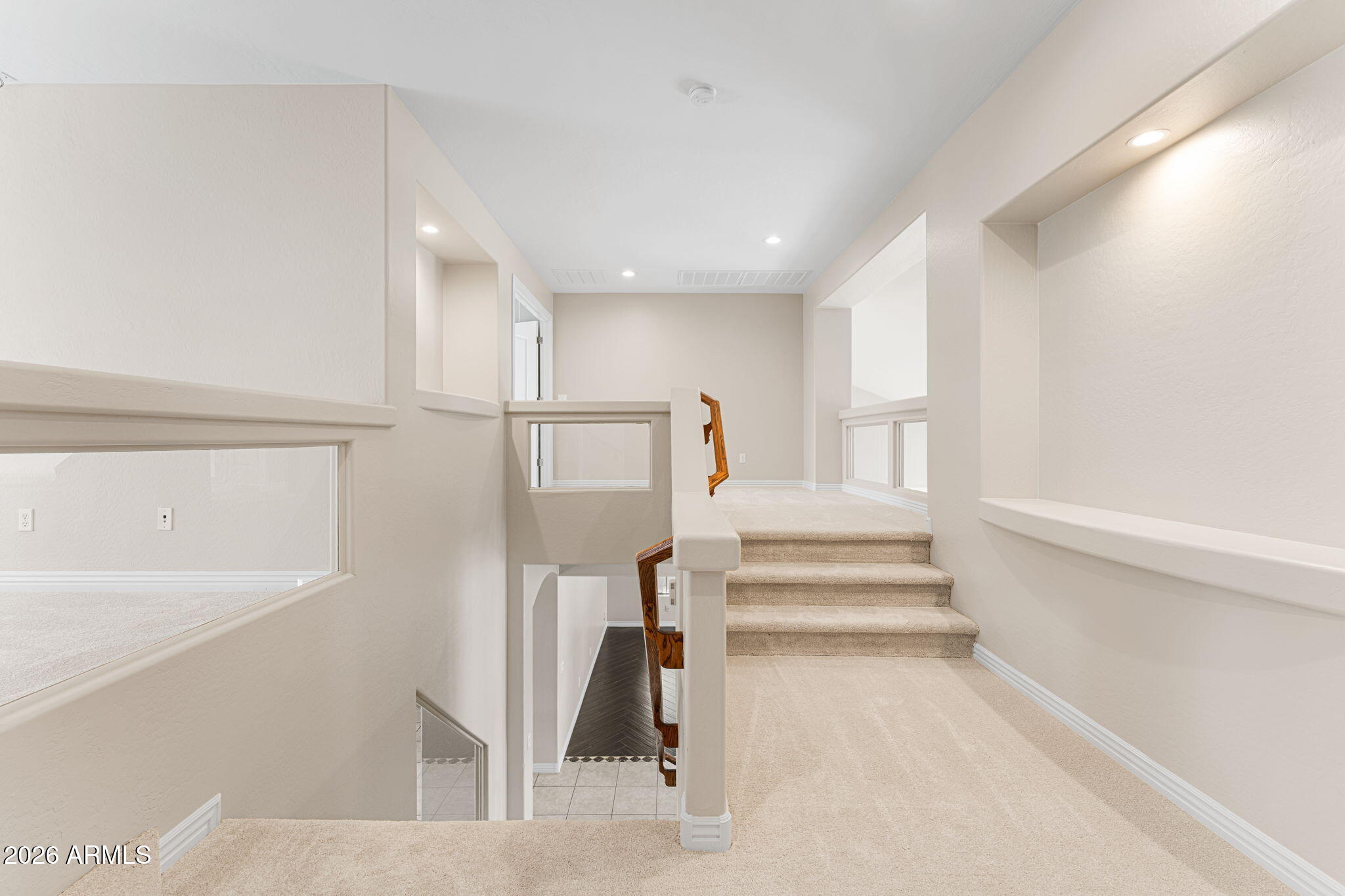 935 E SAN CARLOS Way