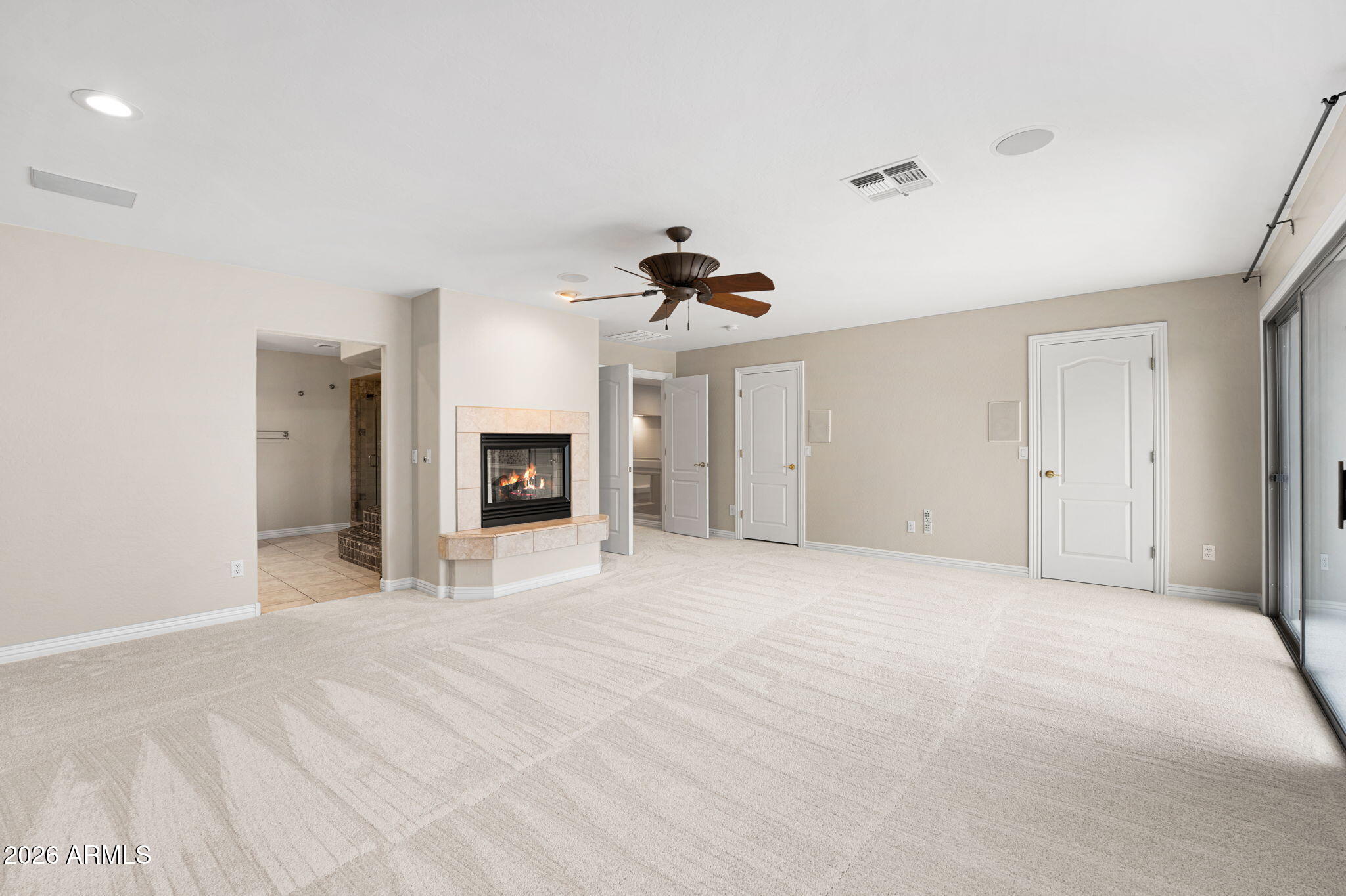 935 E SAN CARLOS Way
