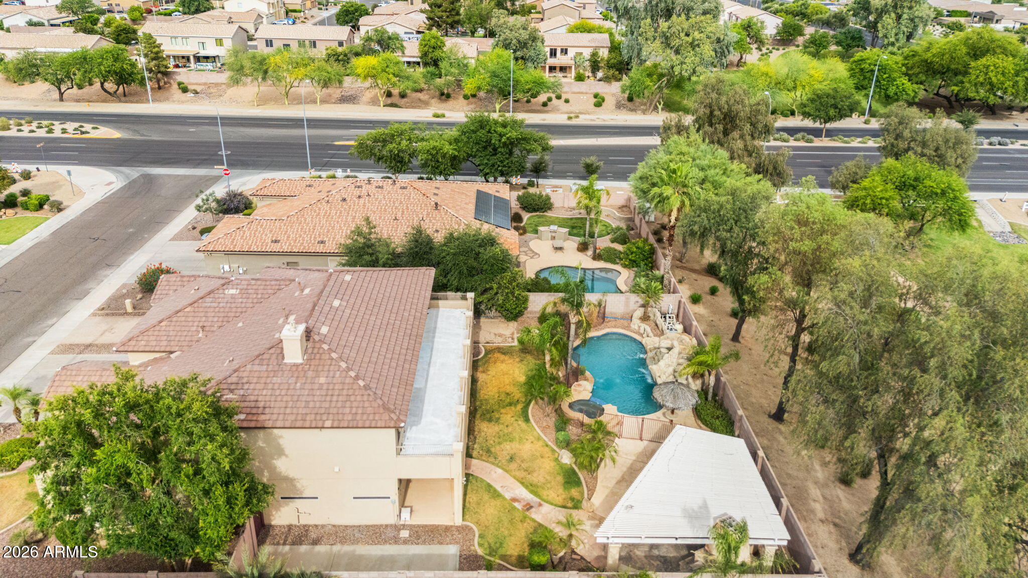 935 E SAN CARLOS Way