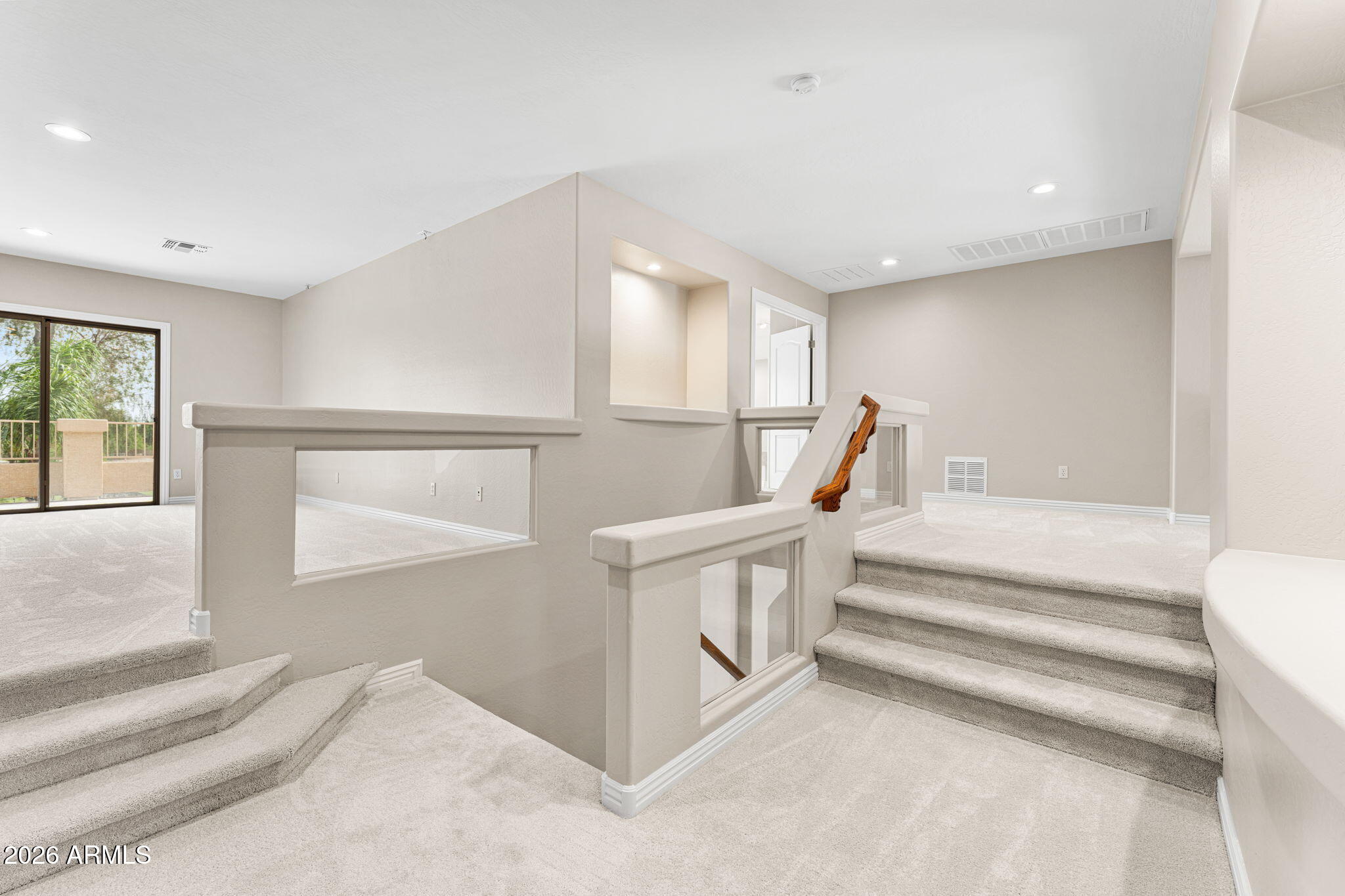 935 E SAN CARLOS Way