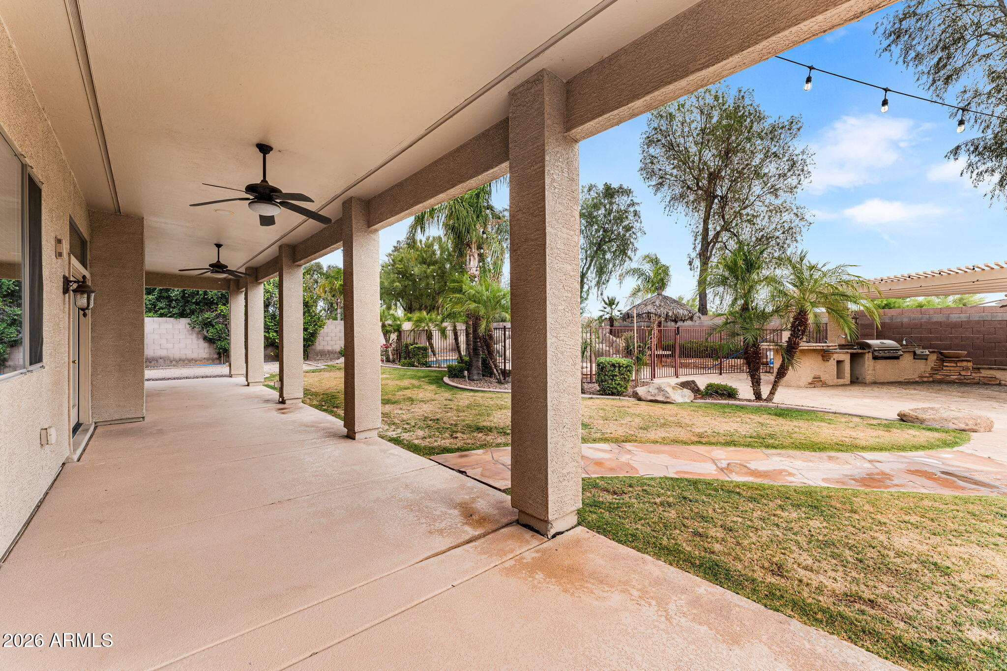935 E SAN CARLOS Way
