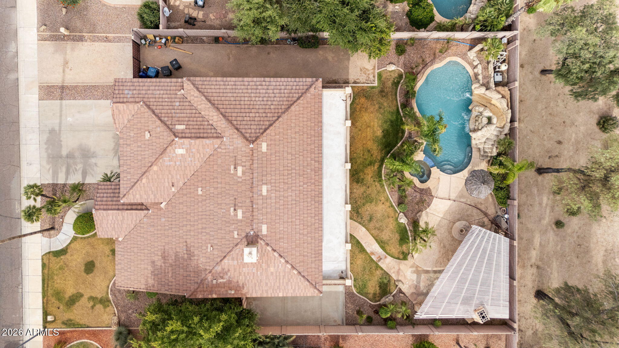 935 E SAN CARLOS Way
