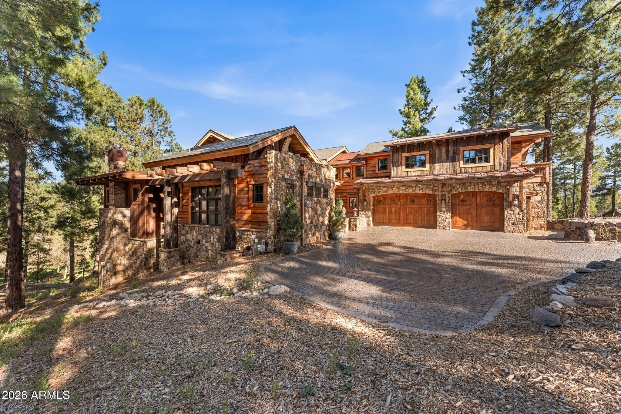 2558 E LA SERENA Drive