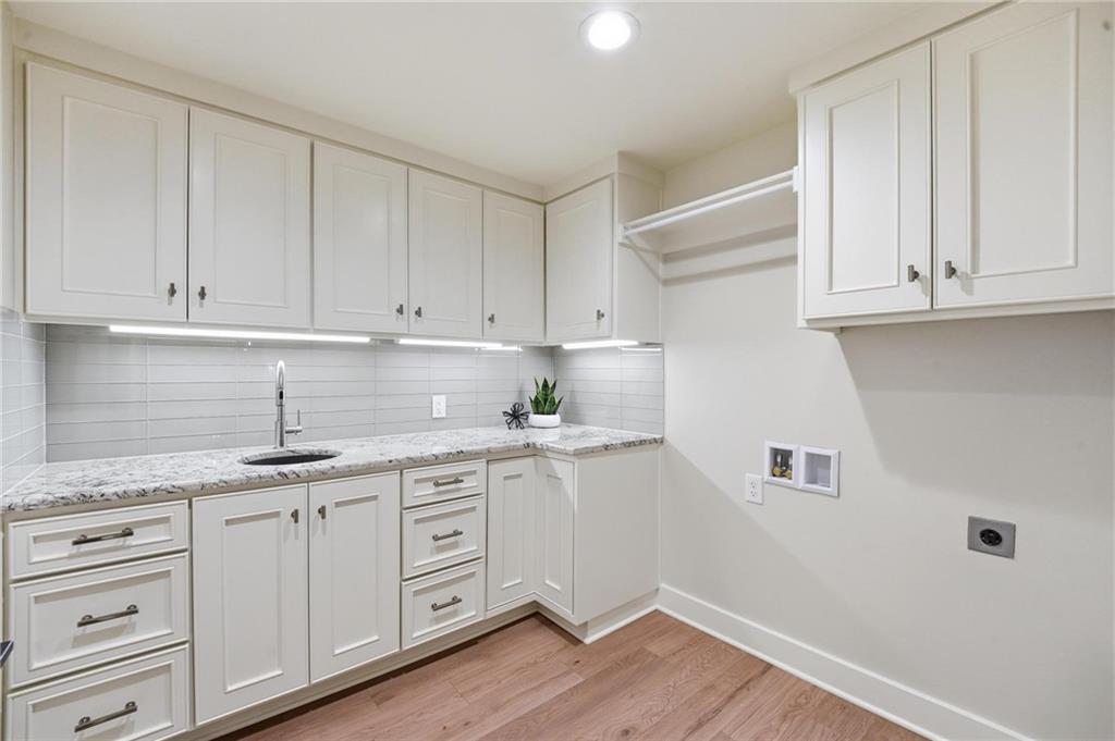 100 Dunhill Court