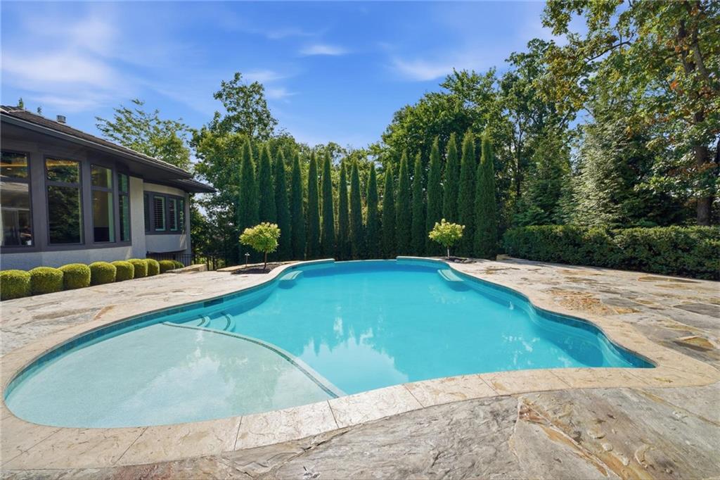 100 Dunhill Court