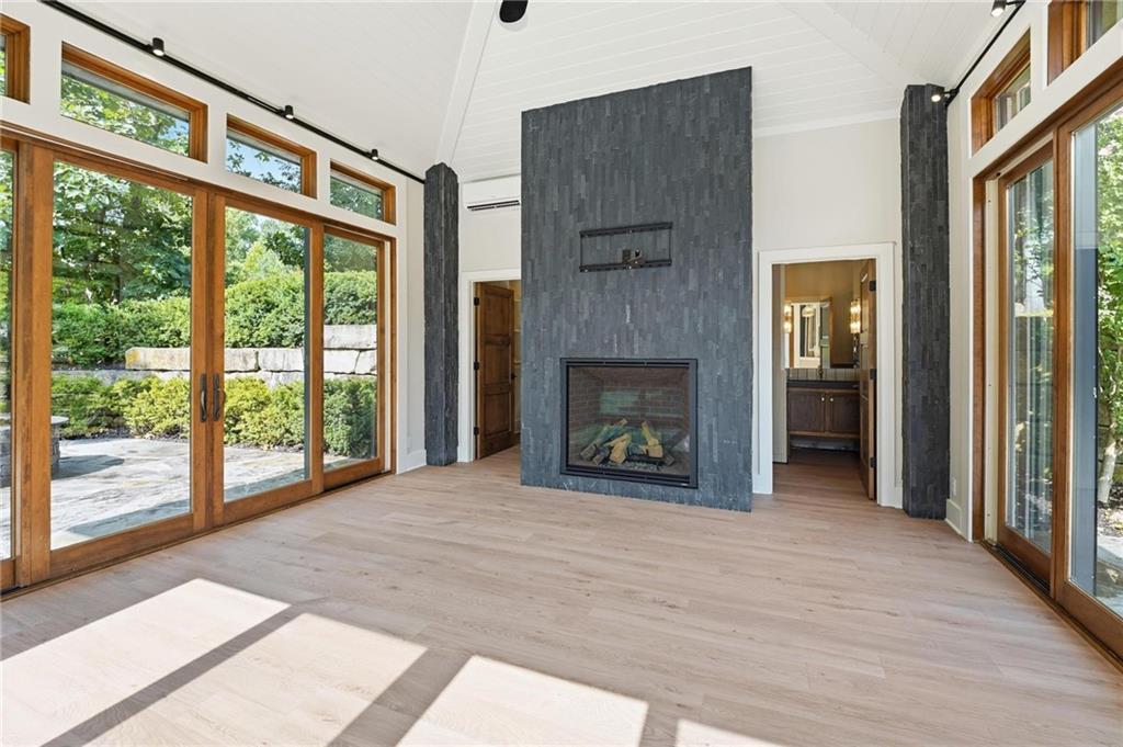 100 Dunhill Court