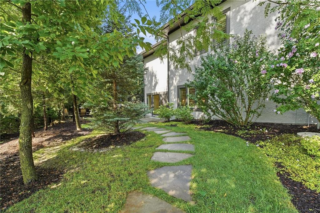 100 Dunhill Court