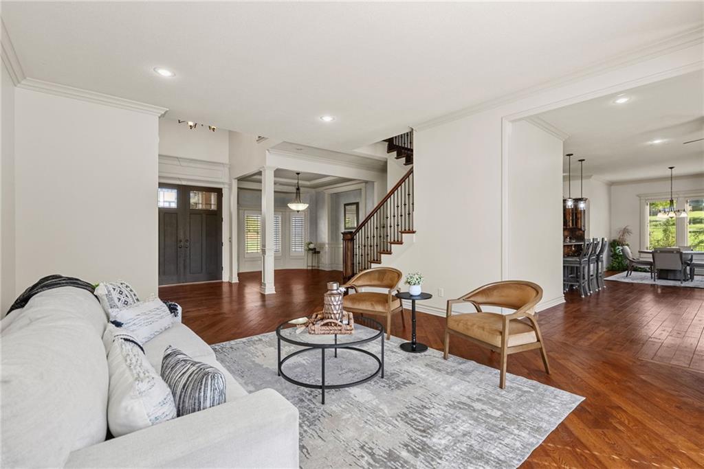 324 NW Thoreau Circle