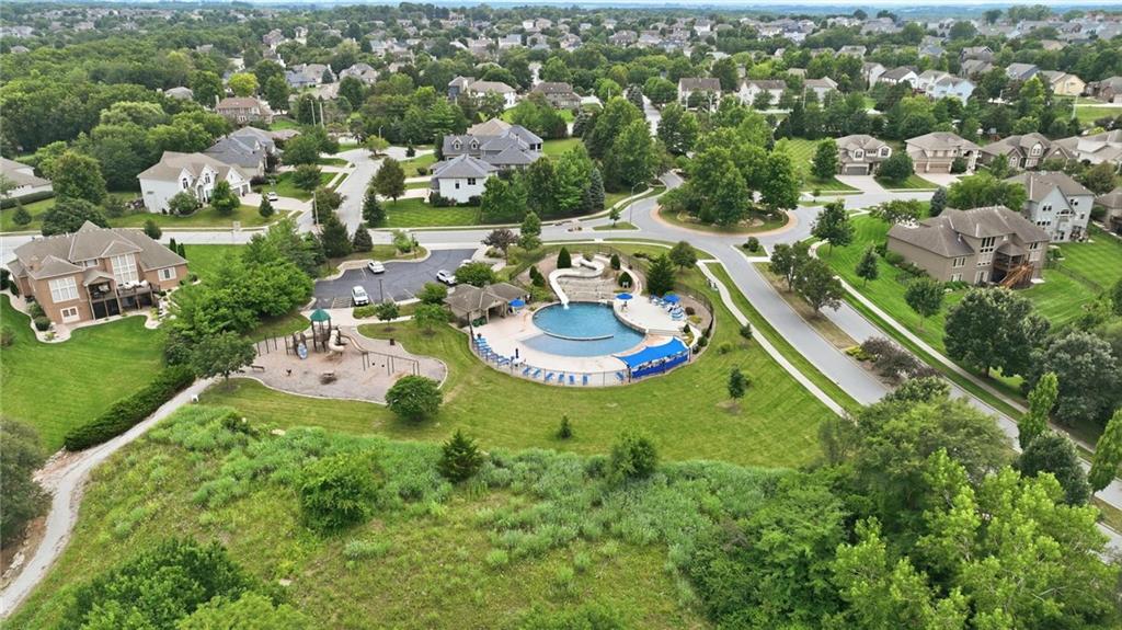 324 NW Thoreau Circle