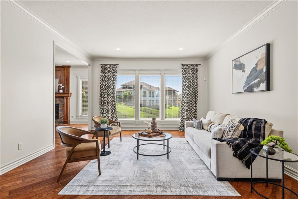 324 NW Thoreau Circle