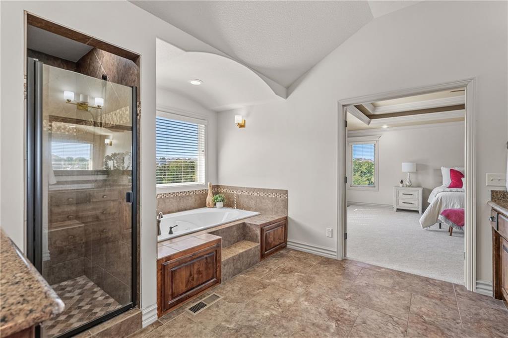 324 NW Thoreau Circle