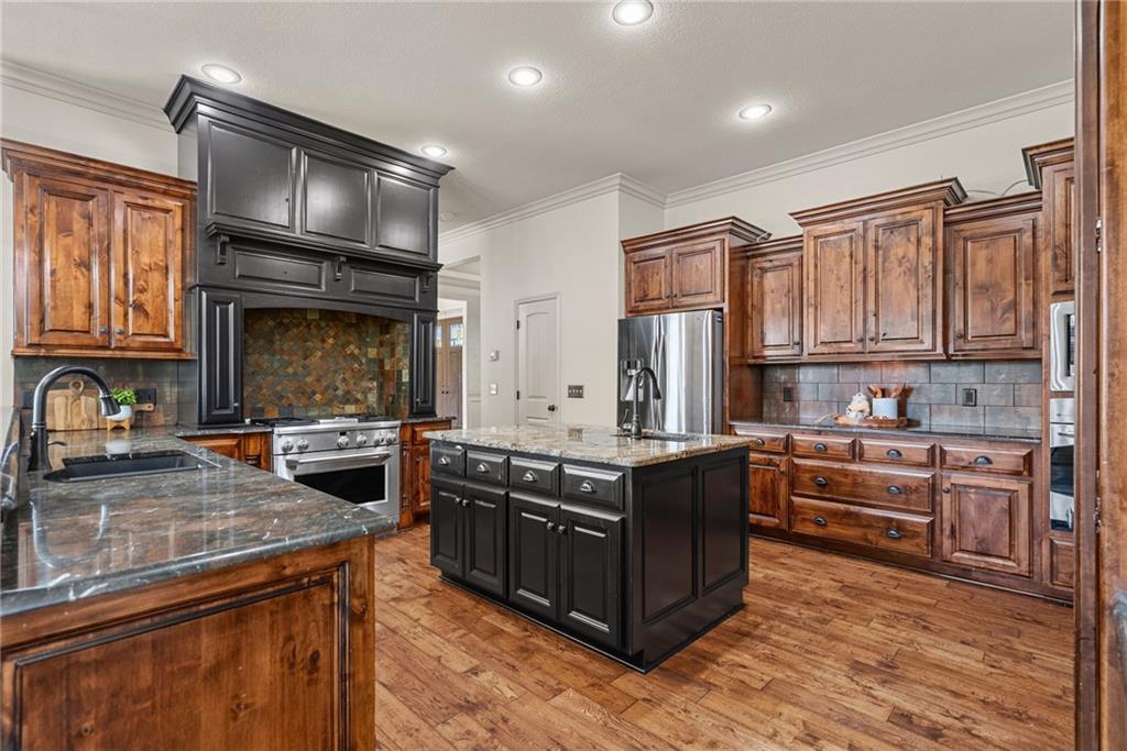 324 NW Thoreau Circle