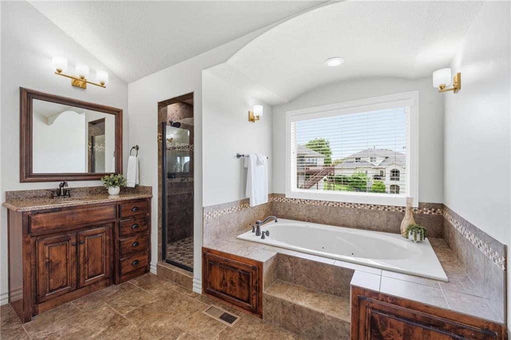324 NW Thoreau Circle