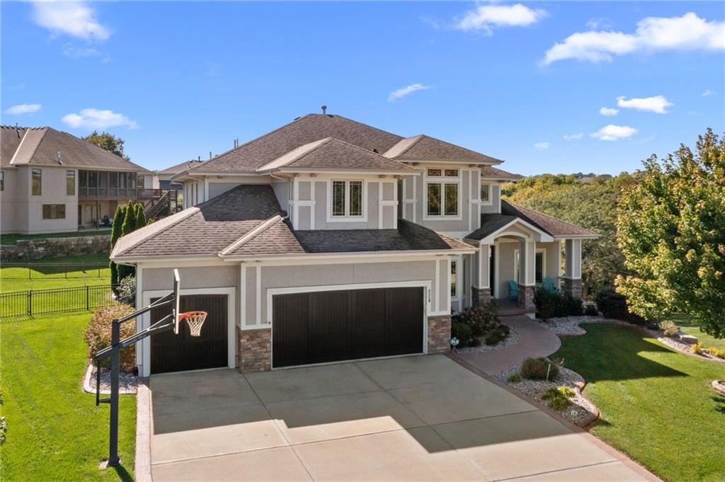324 NW Thoreau Circle