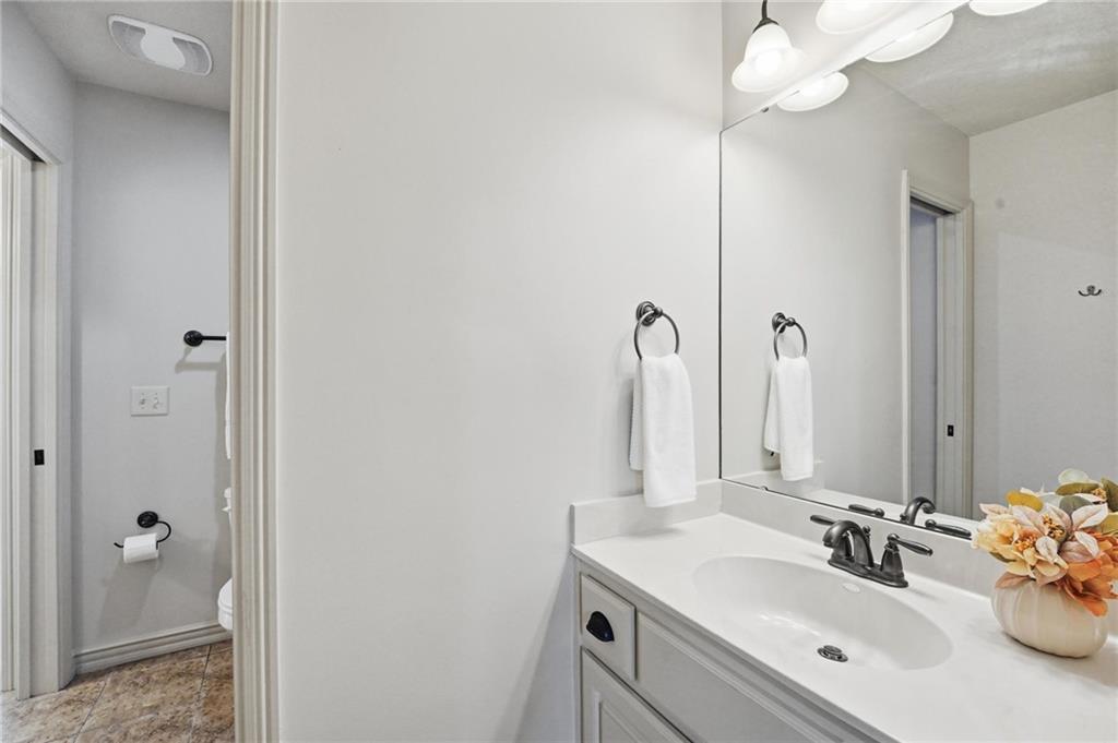 324 NW Thoreau Circle