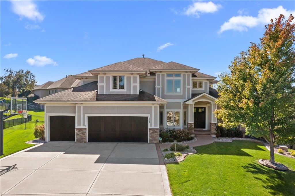 324 NW Thoreau Circle